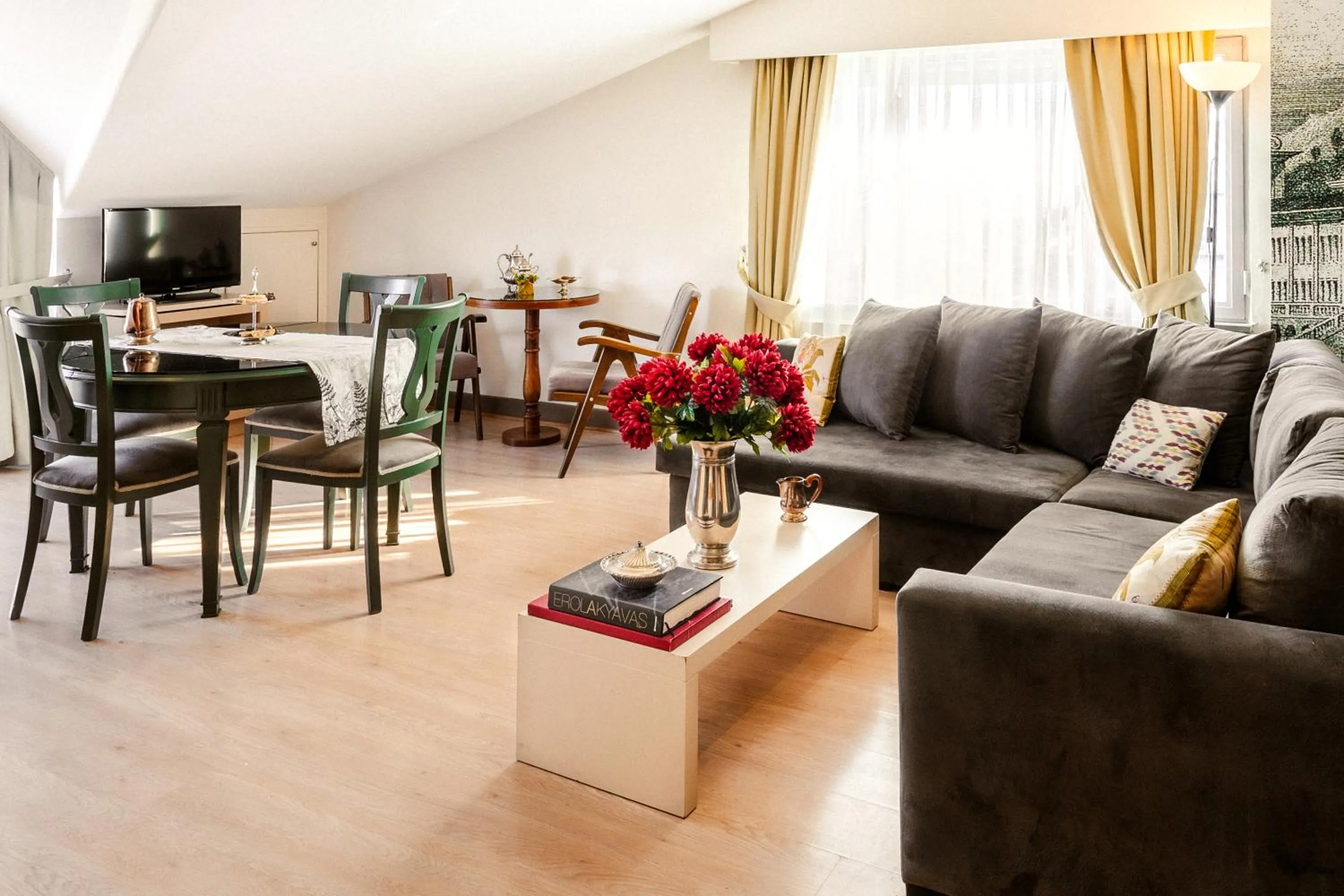 Living room in Cheya Beşiktaş Istanbul Bosphorus City Center Hotel & Suites