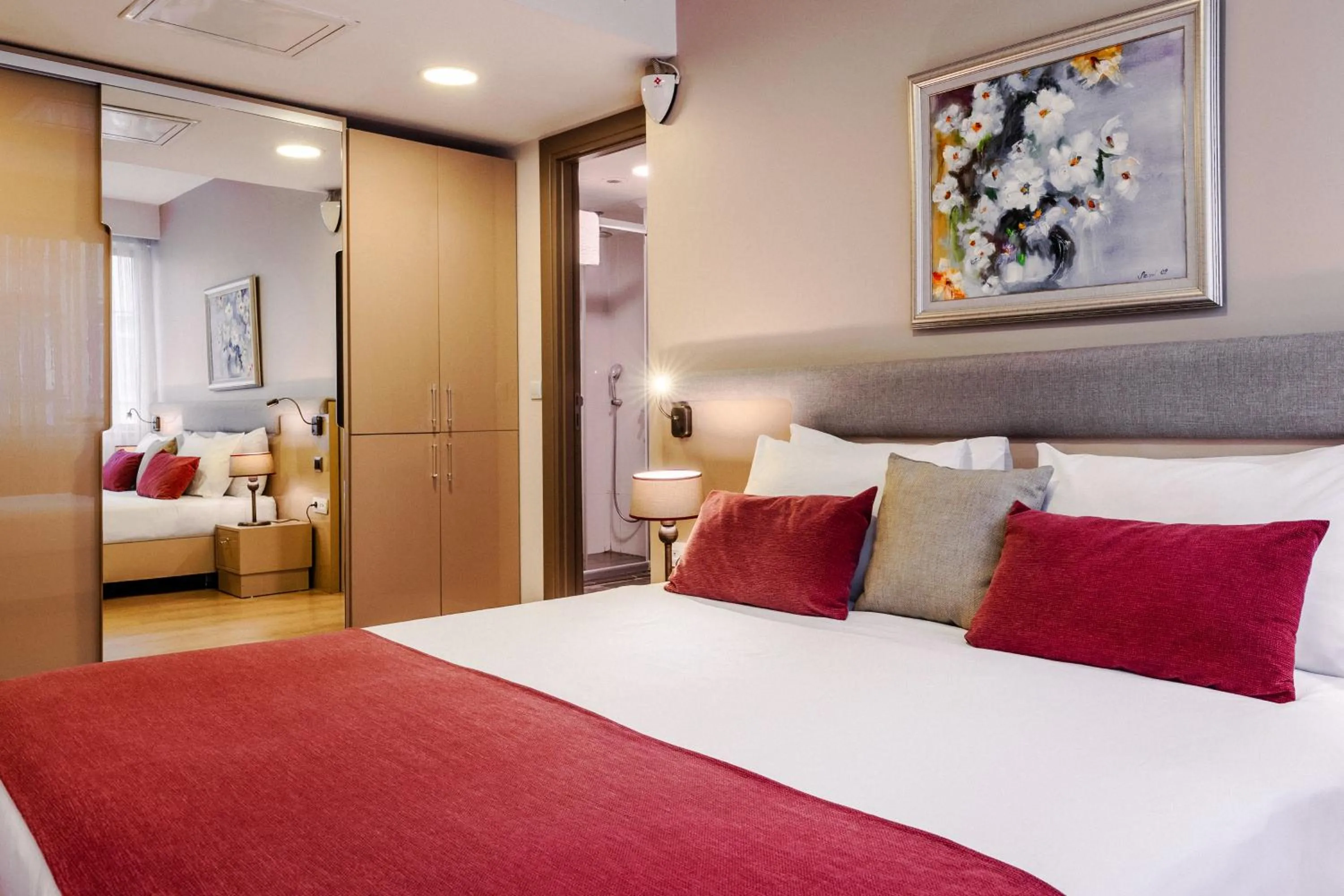 Bedroom, Bed in Cheya Beşiktaş Istanbul Bosphorus City Center Hotel & Suites