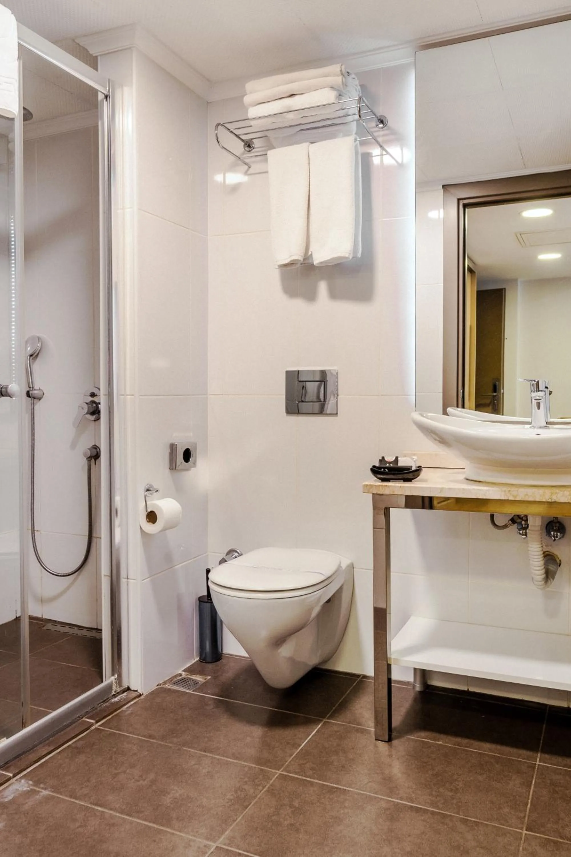 Shower in Cheya Beşiktaş Istanbul Bosphorus City Center Hotel & Suites