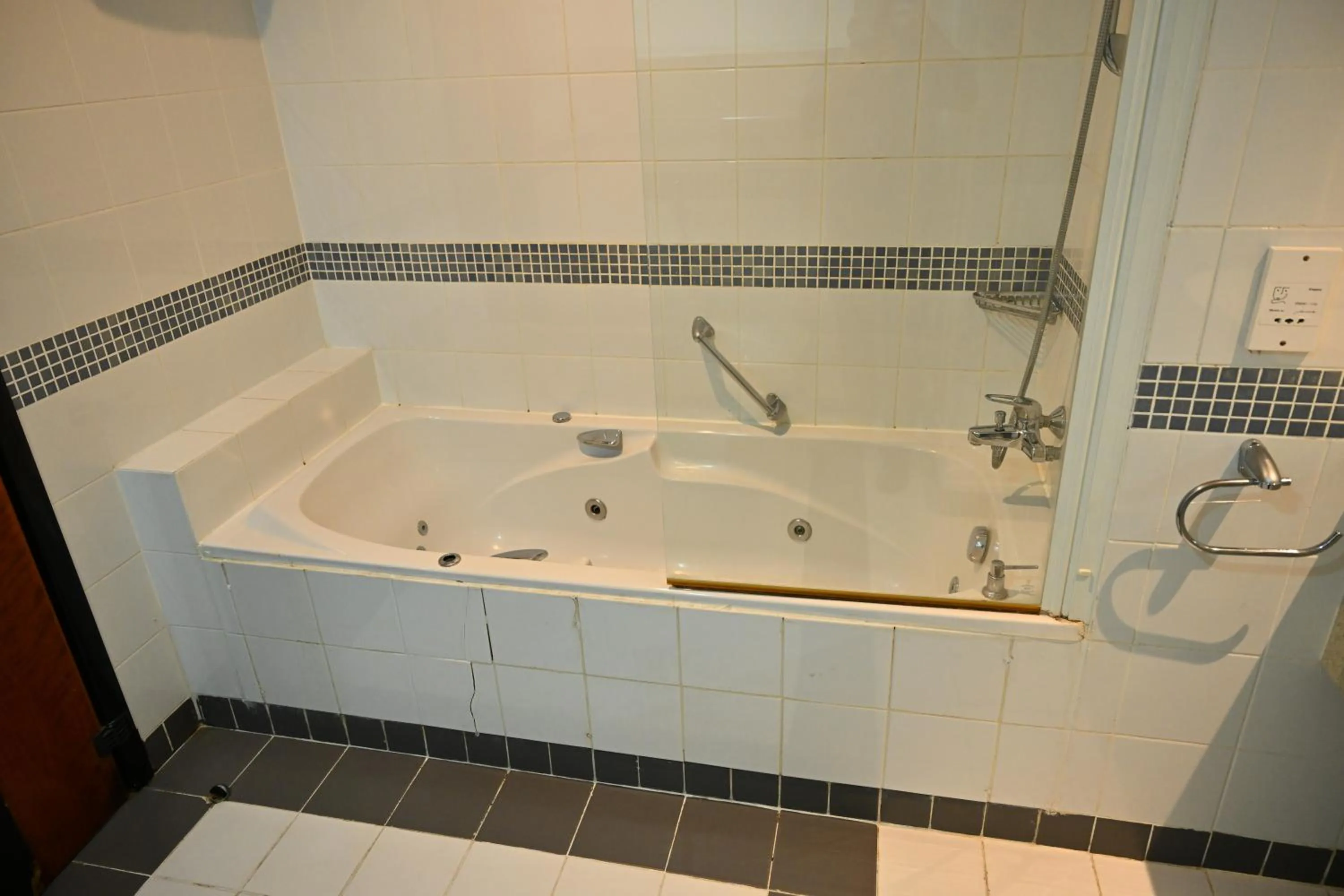 Shower in One Pavilion Luxury Serviced Apartments