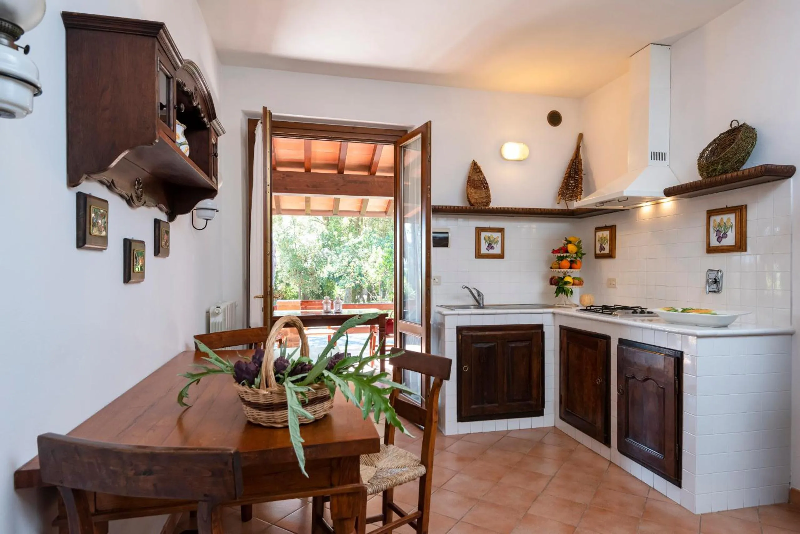 Kitchen or kitchenette in Agriturismo La Rombaia