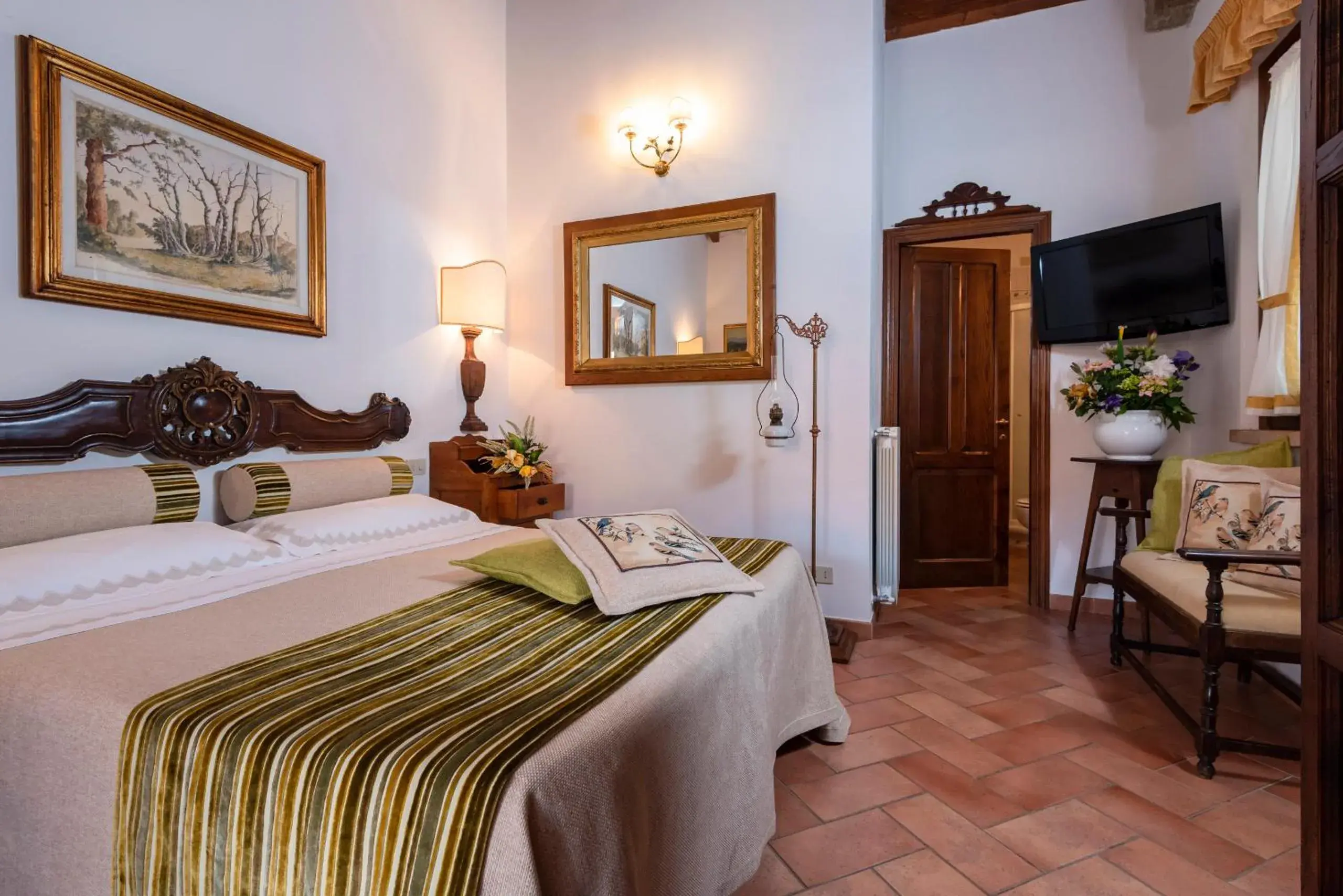 Double Room in Agriturismo La Rombaia Double Room in Agriturismo La Rombaia