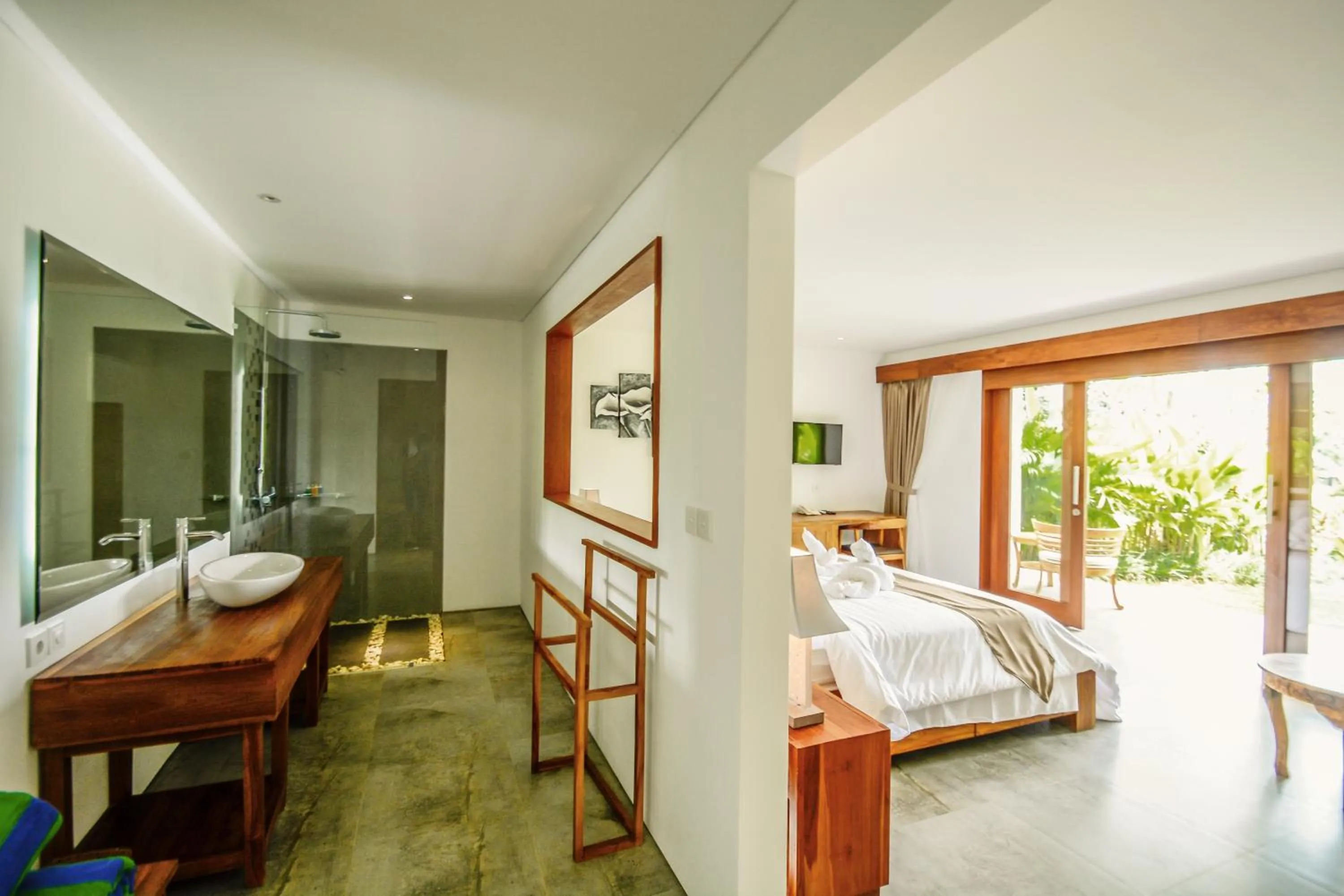 Shower, Bed in The Hidden Paradise Ubud - CHSE Certified