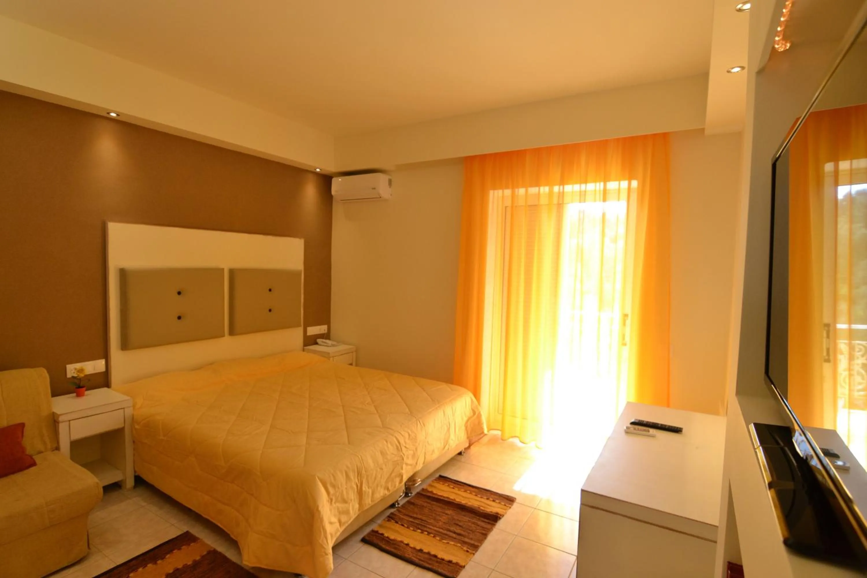 Bed in Paloma Blanca