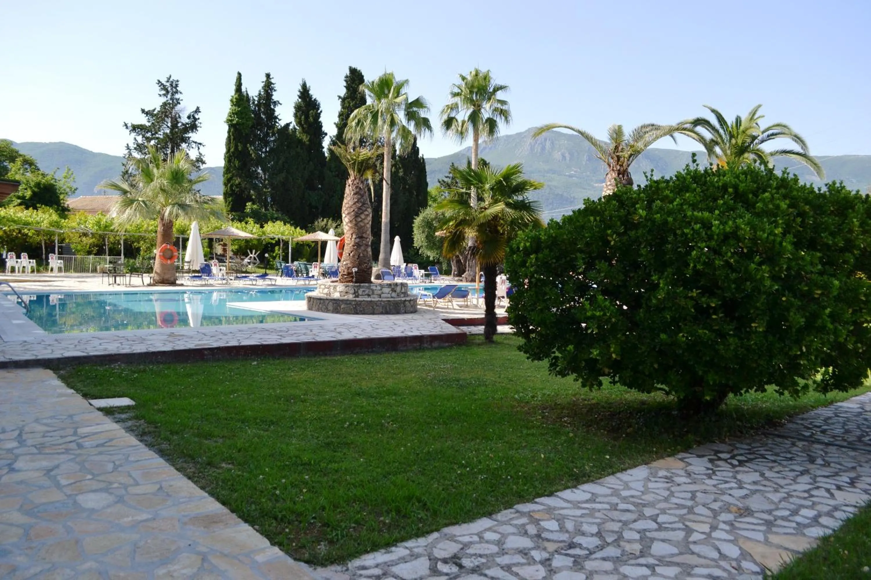 Swimming pool in Paloma Blanca