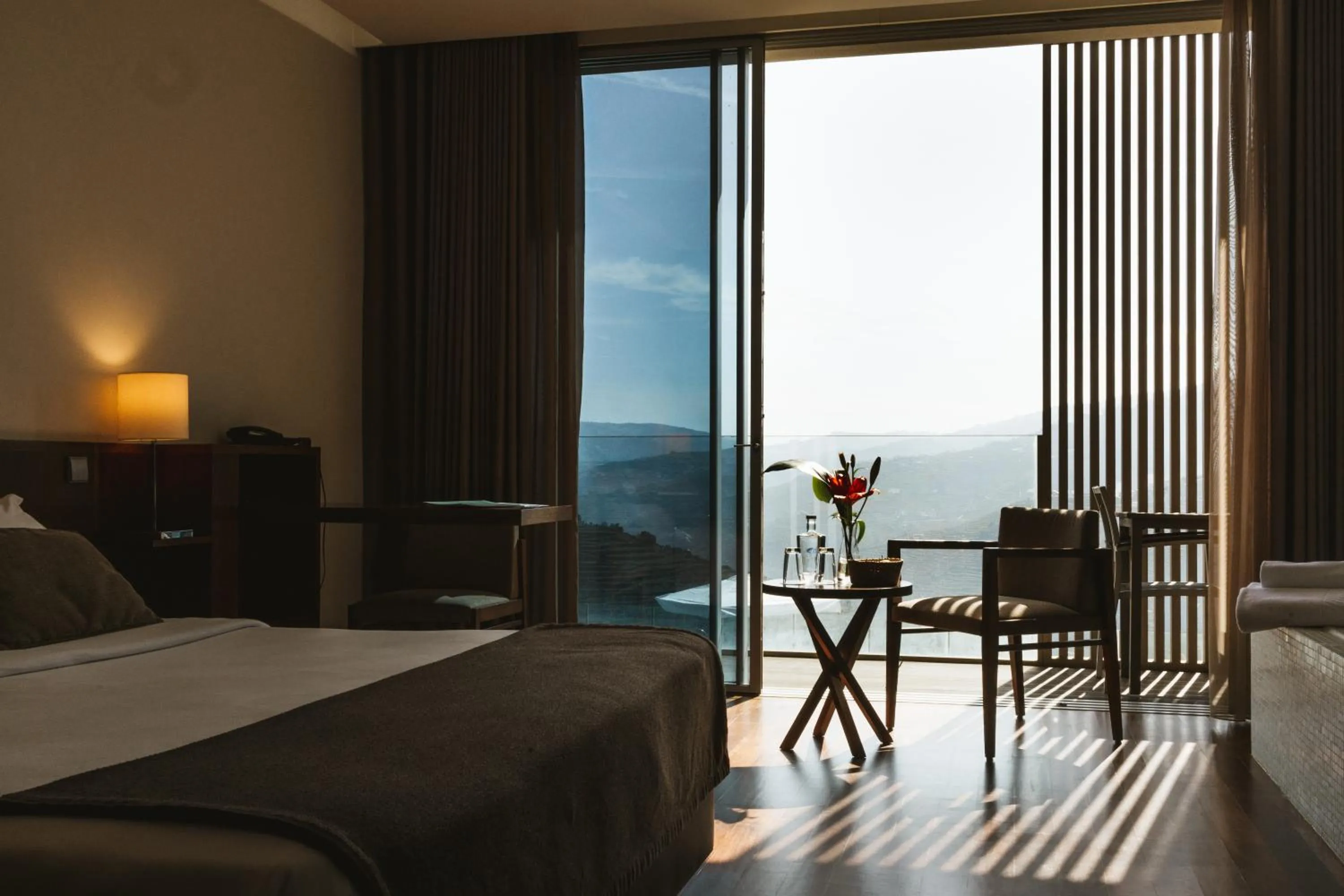 Natural landscape, Bed in Douro Scala