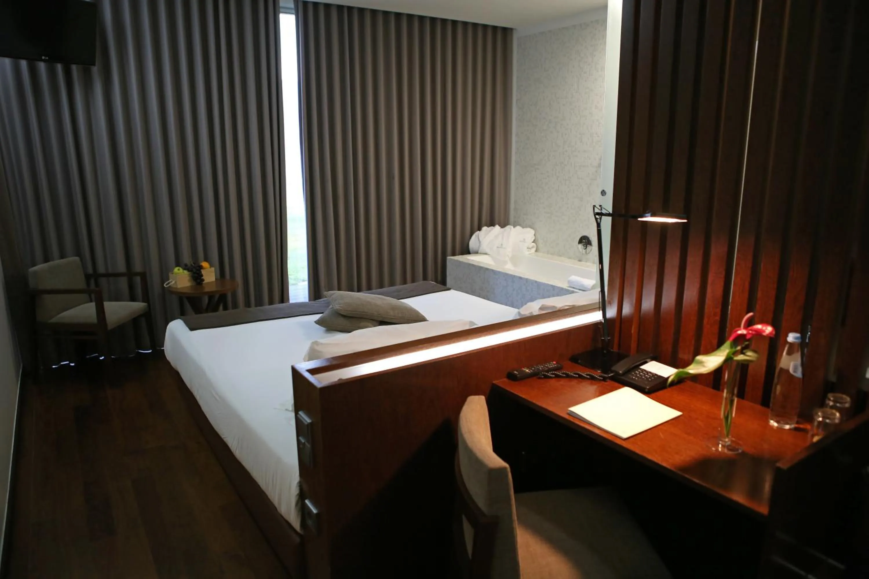 Photo of the whole room, Bed in Douro Scala
