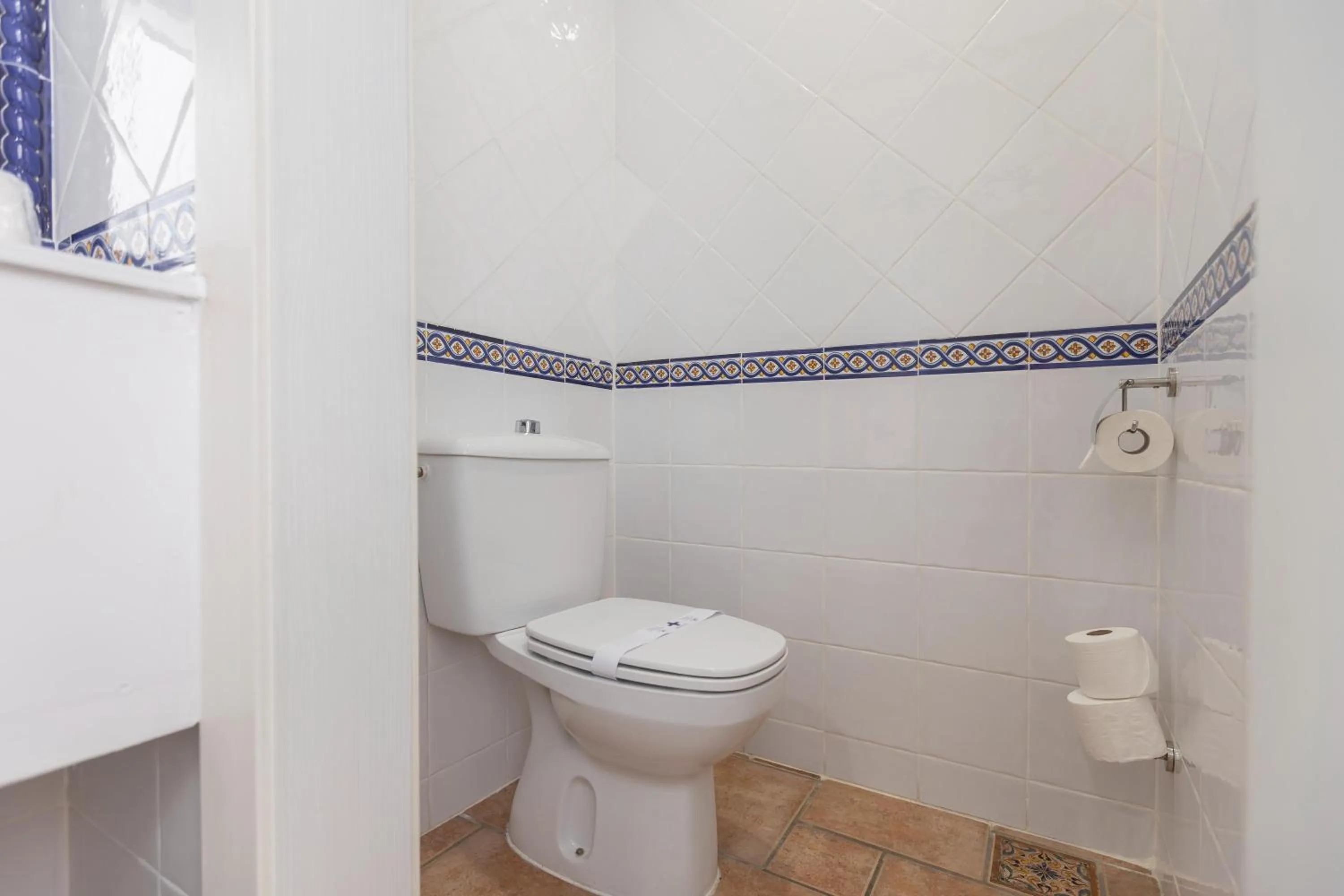 Toilet in Hotel Moon Dreams Mediterráneo