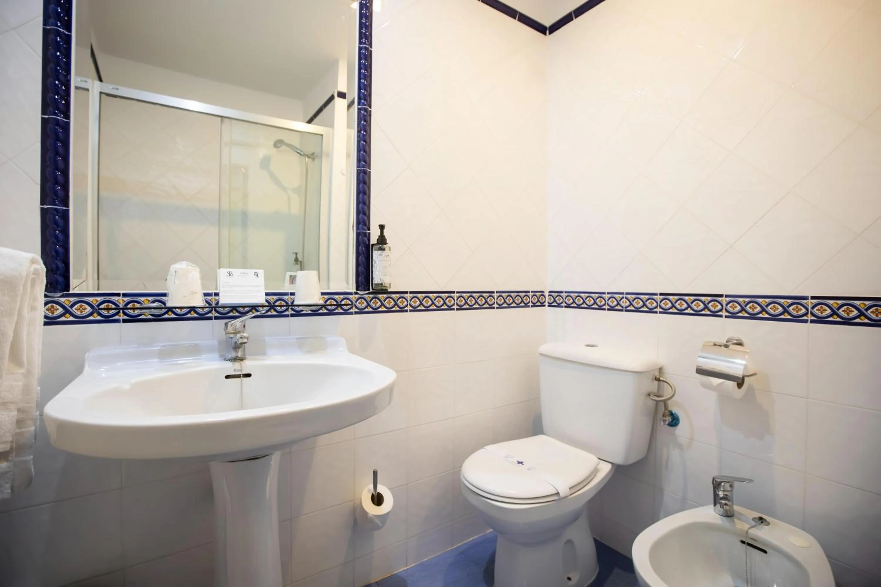 Bathroom in Hotel Moon Dreams Mediterráneo