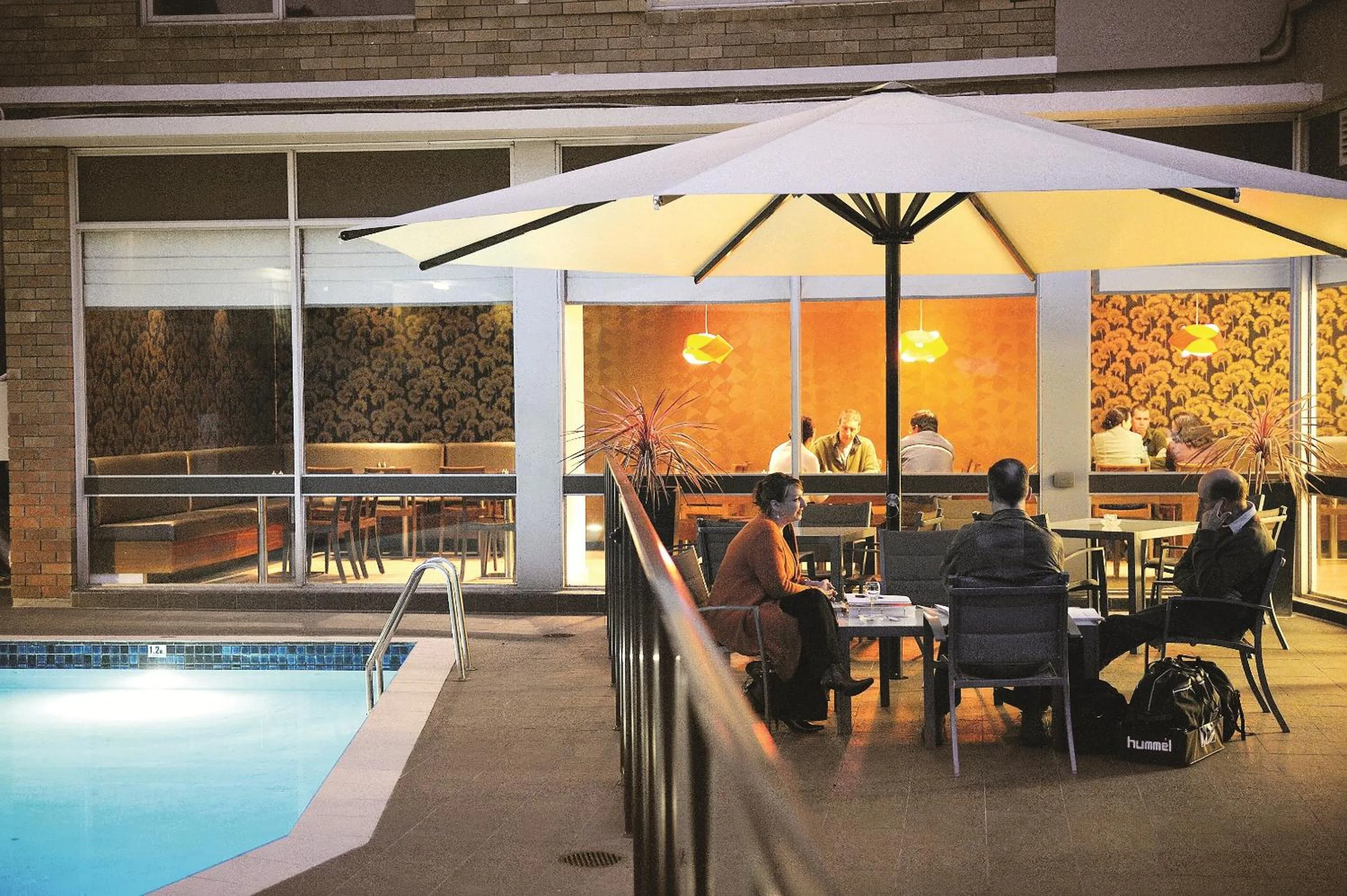 Restaurant/places to eat in Royal Pacific Hotel