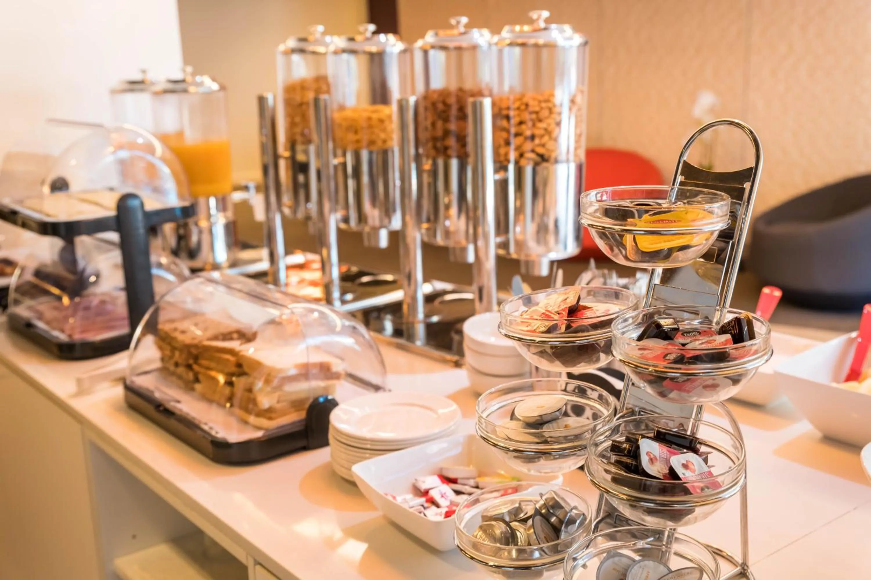 Food and drinks in Royal Pacific Hotel