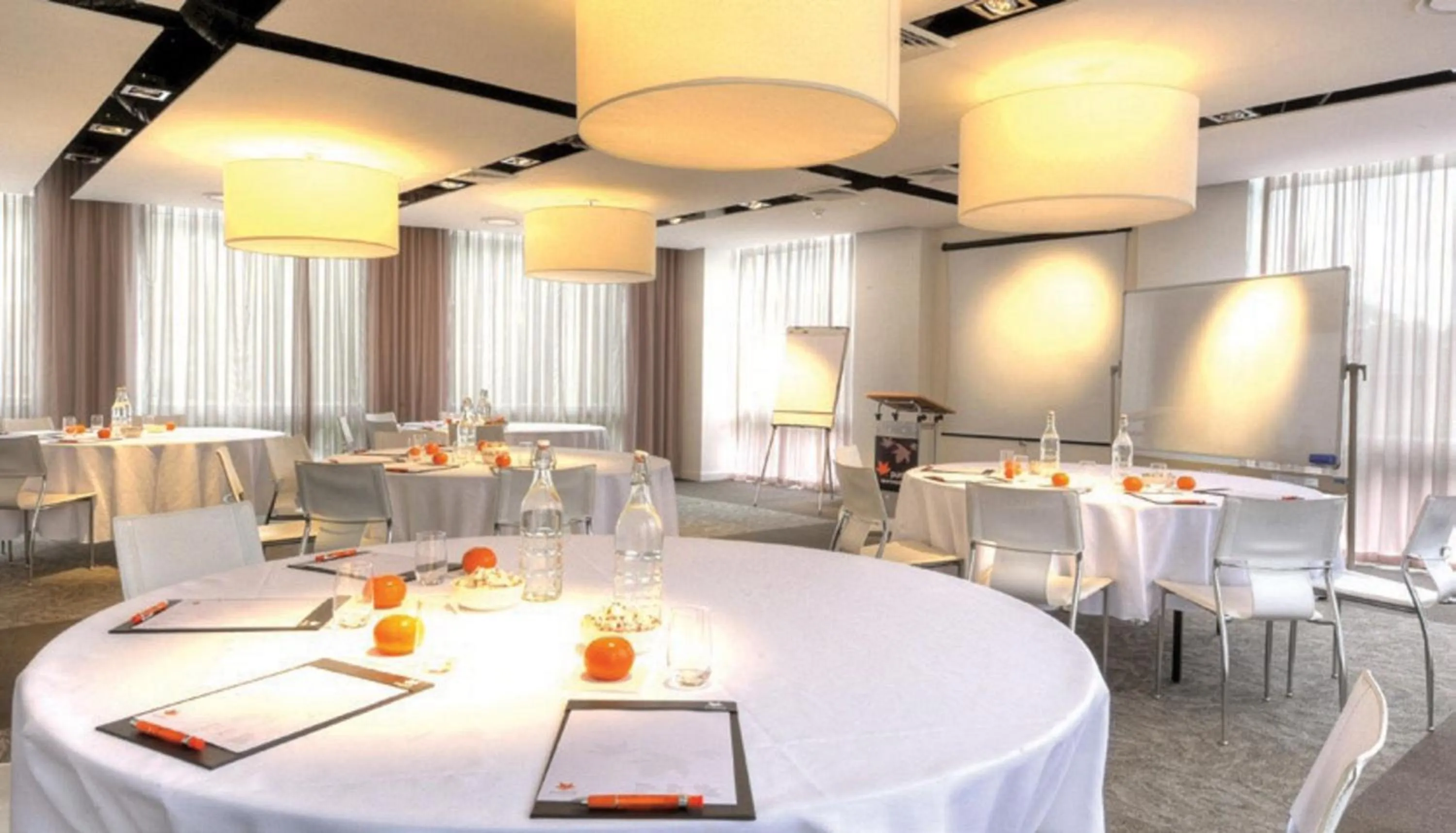 Banquet/Function facilities in Royal Pacific Hotel