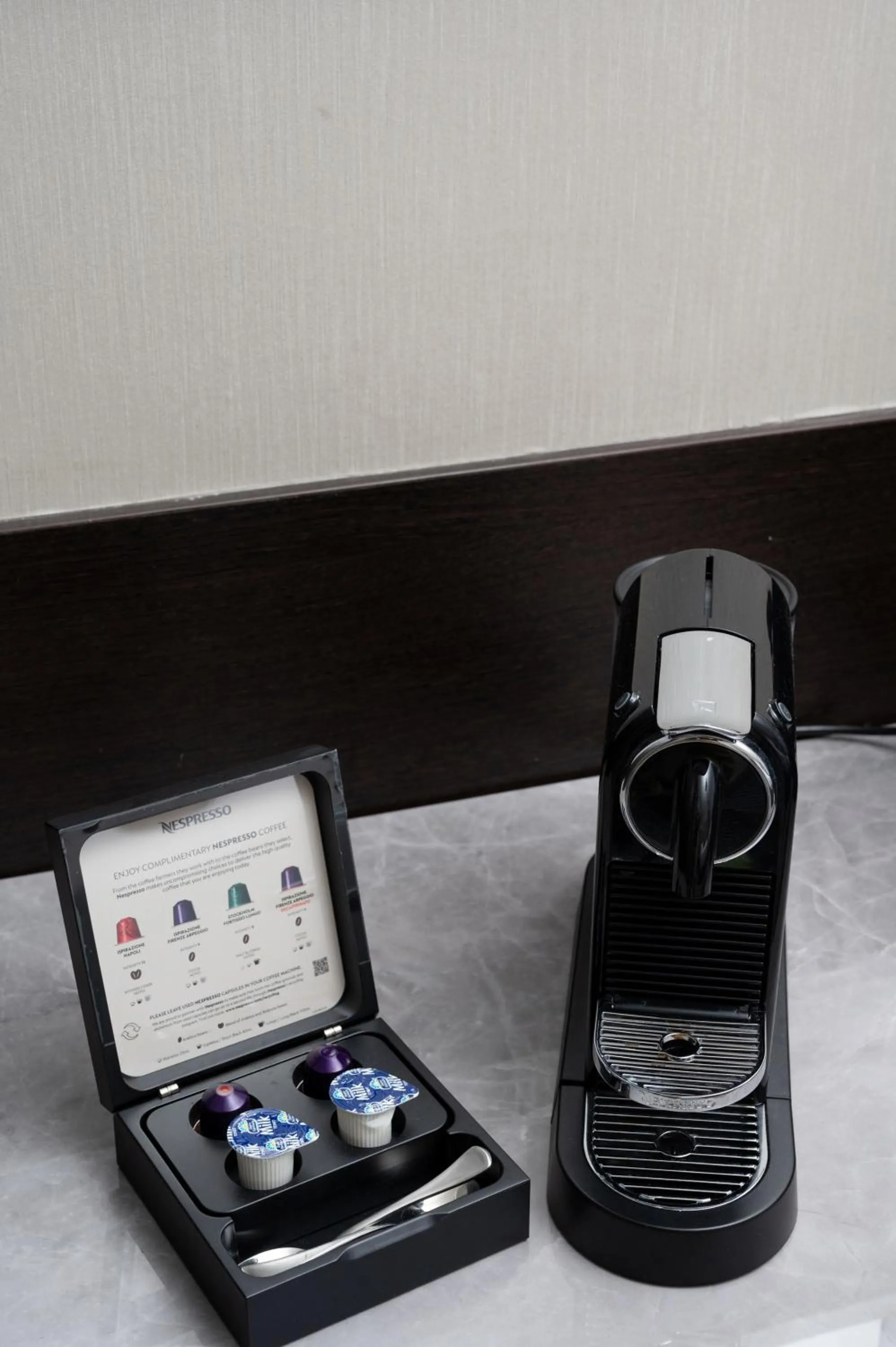 Coffee/tea facilities in Royal Pacific Hotel