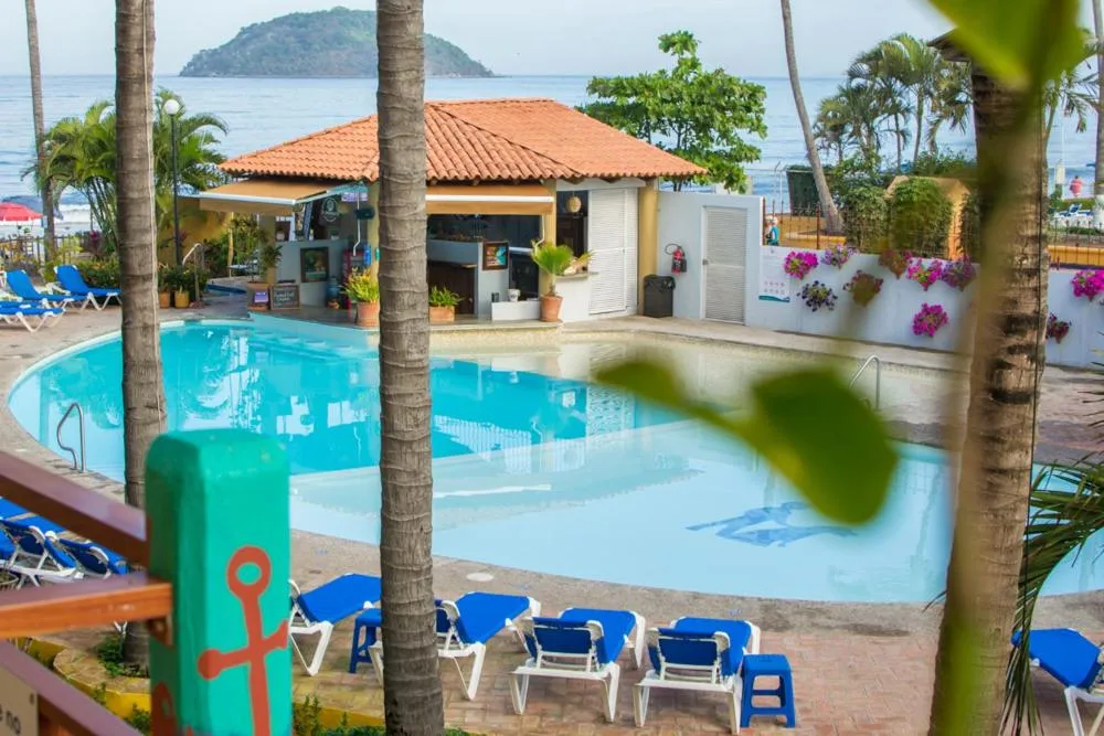 Pool view in Cabañas del Capitan