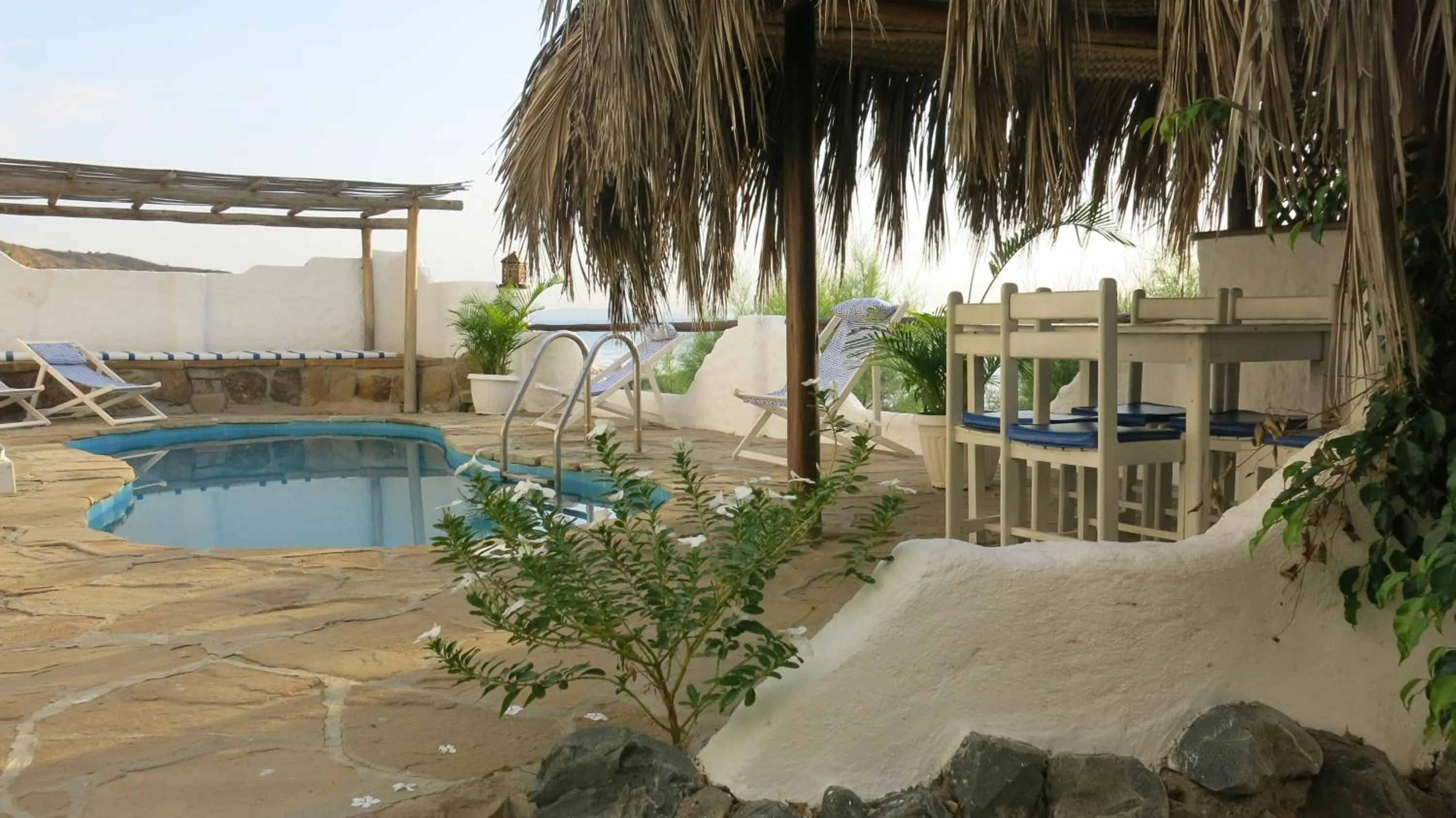 Pool view in Hotel Smiling Crab