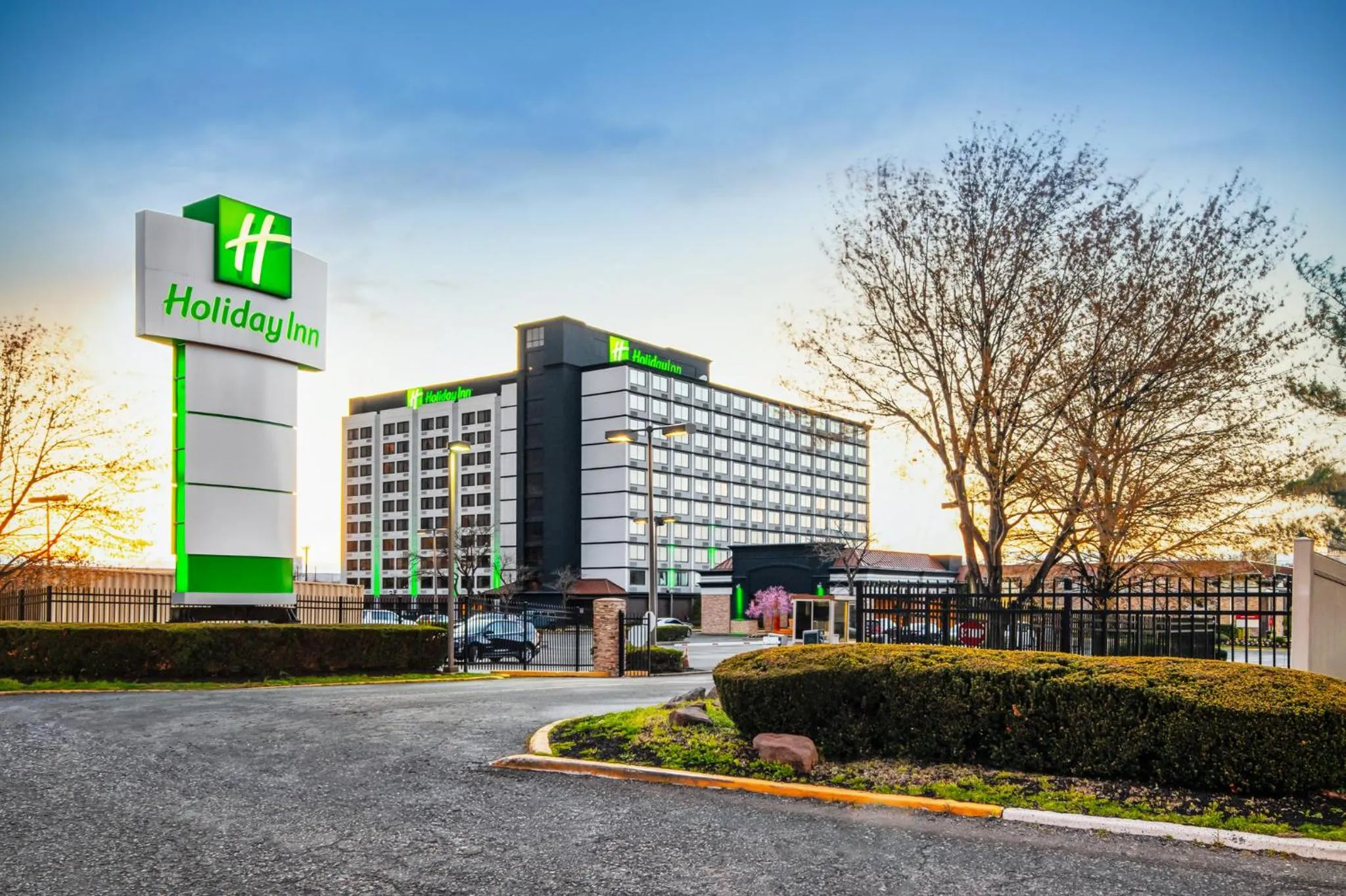 Property building in Holiday Inn Newark International Airport
