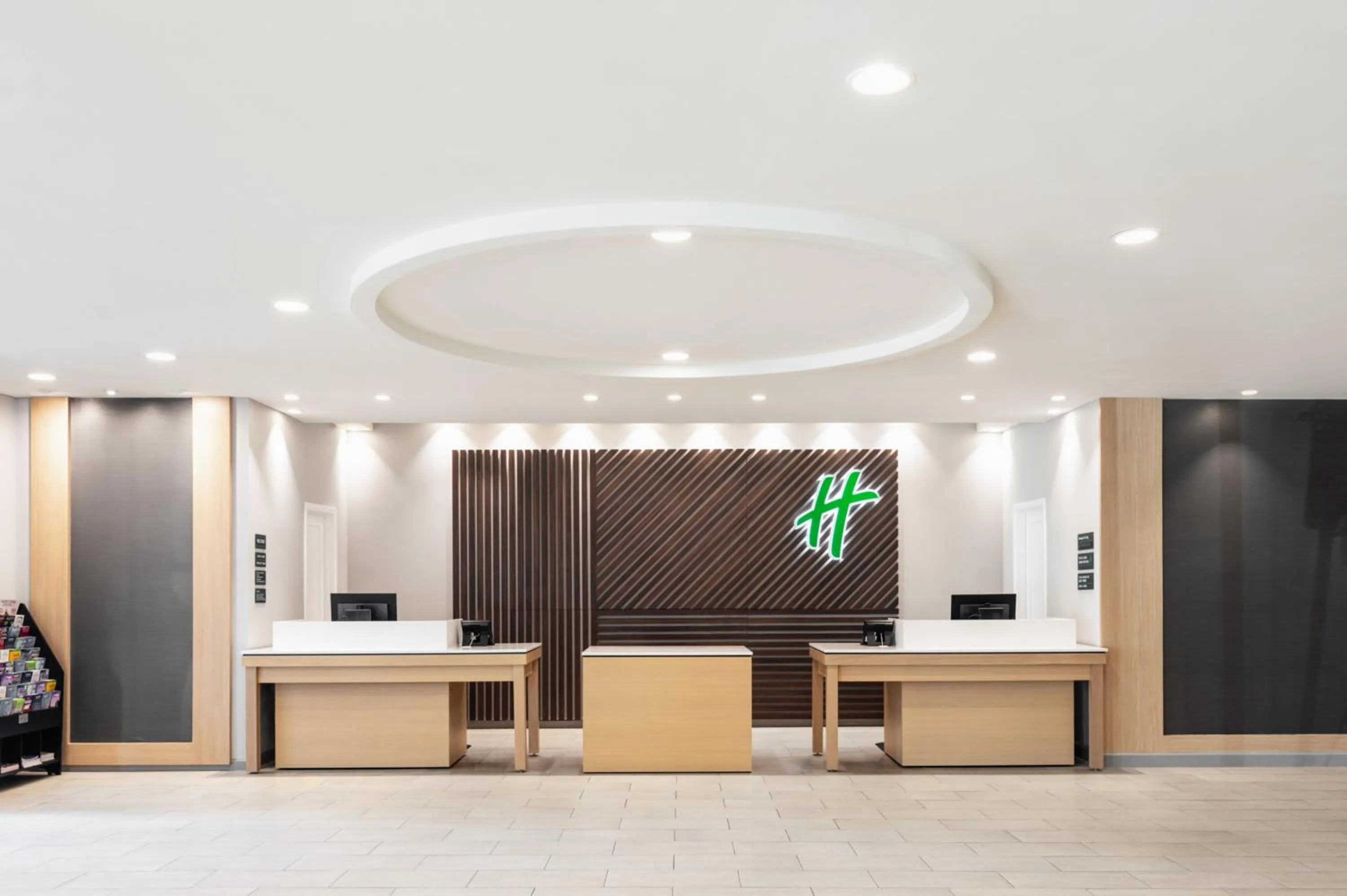 Property building in Holiday Inn Newark International Airport