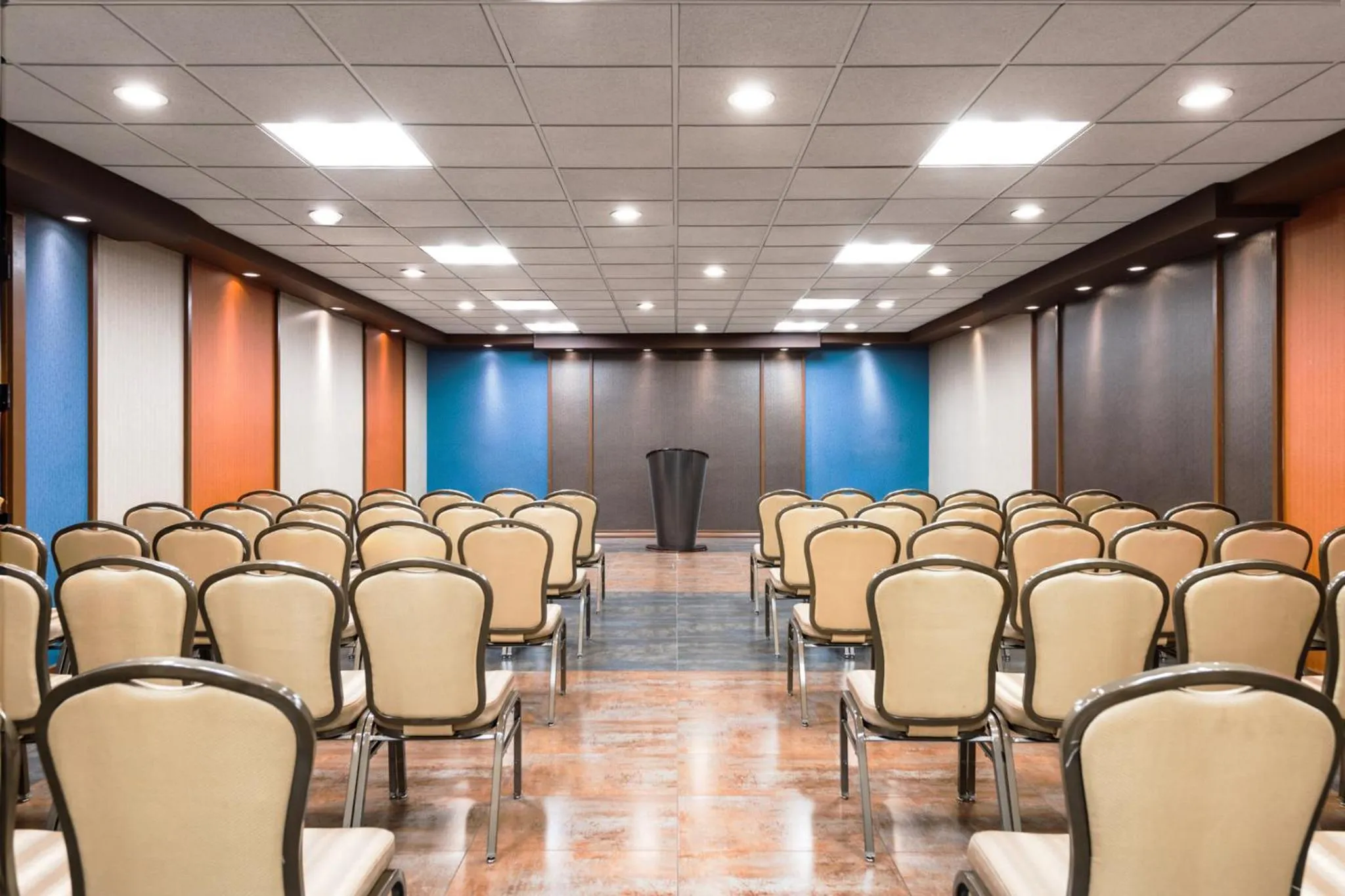 Meeting/conference room in Holiday Inn Newark International Airport