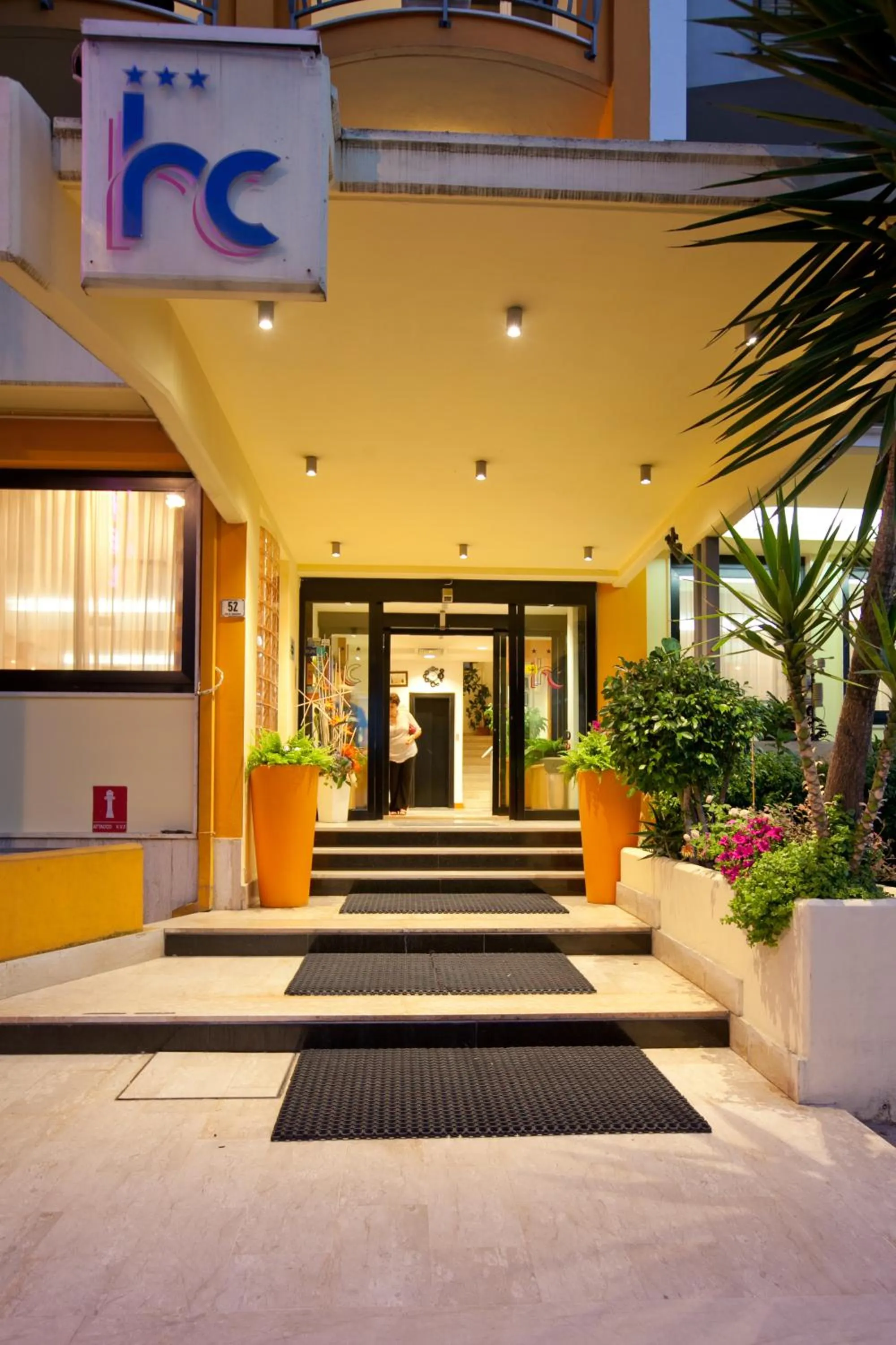 Facade/entrance in Hotel Canguro
