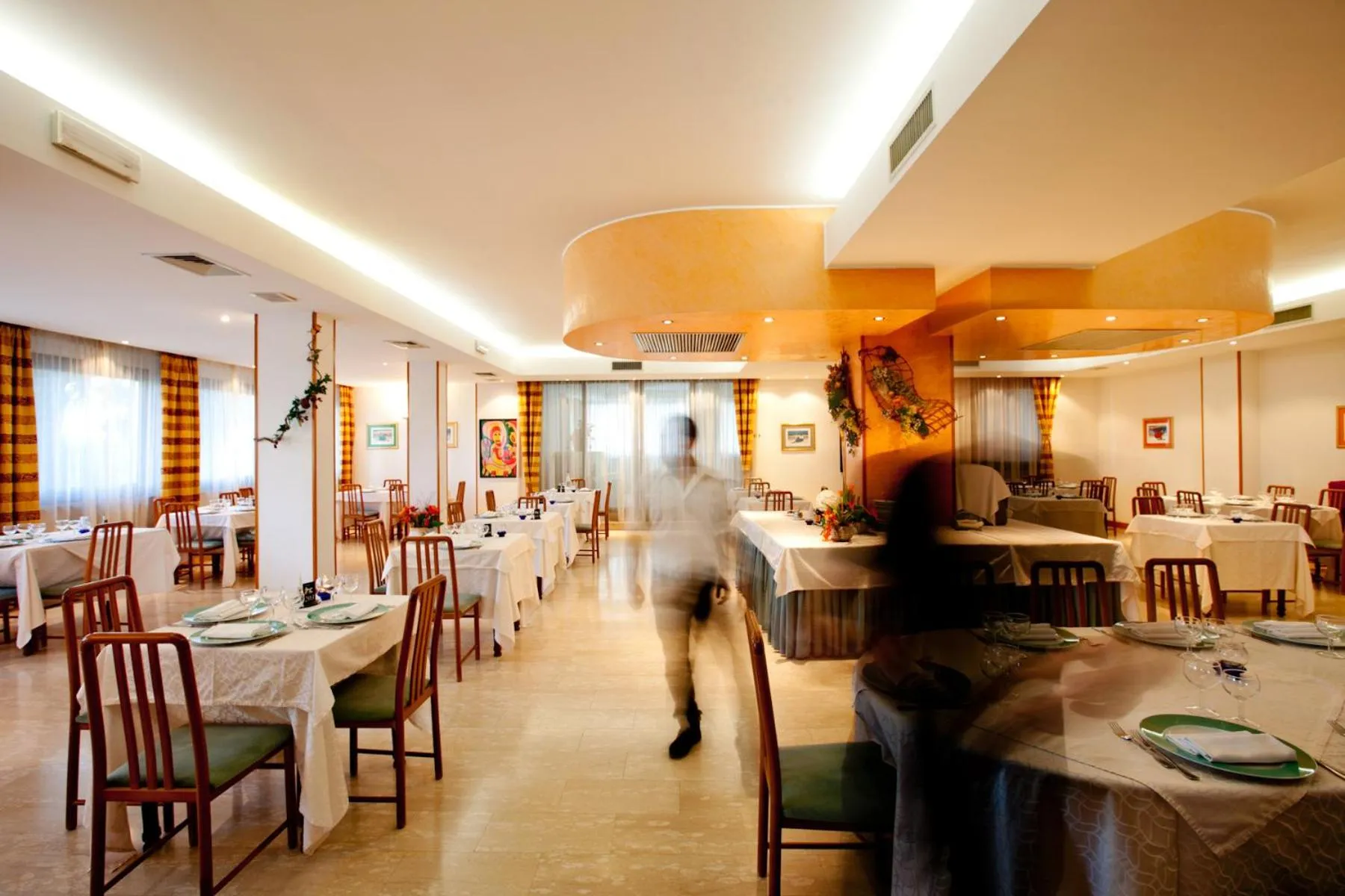 Restaurant/places to eat in Hotel Canguro