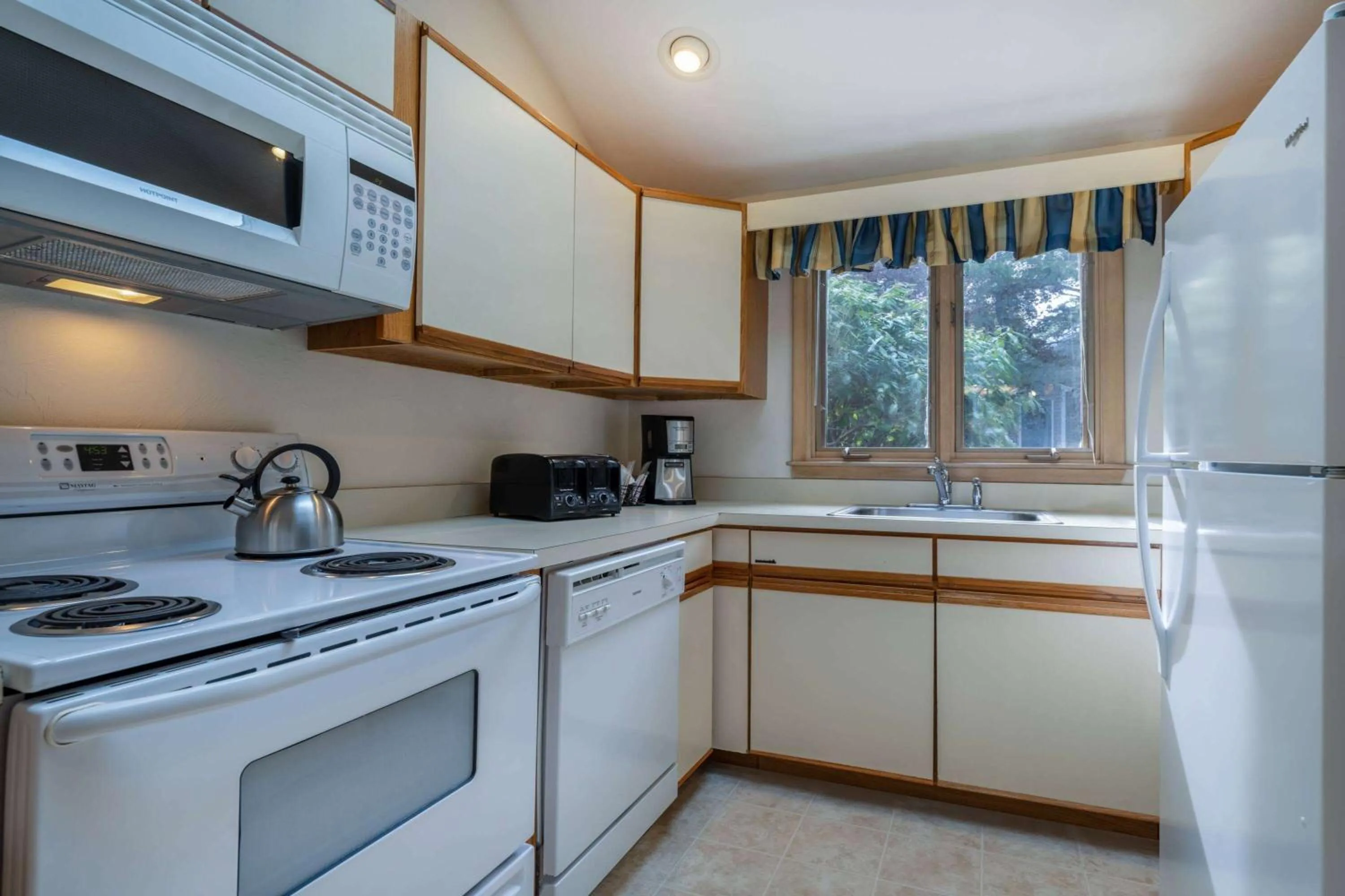 Photo of the whole room in Southcape Resort Mashpee