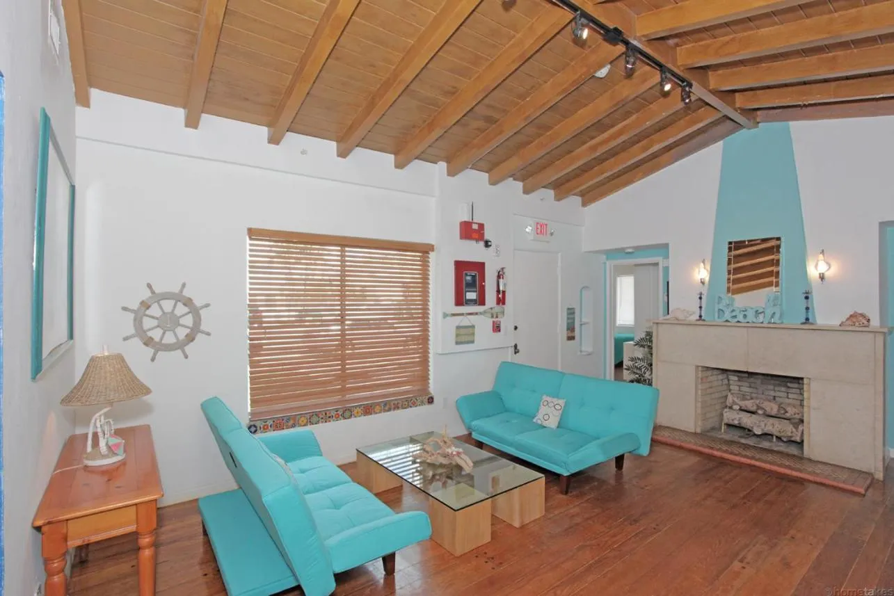 The South Beach Party House - Large Groups - Walk to Everything!