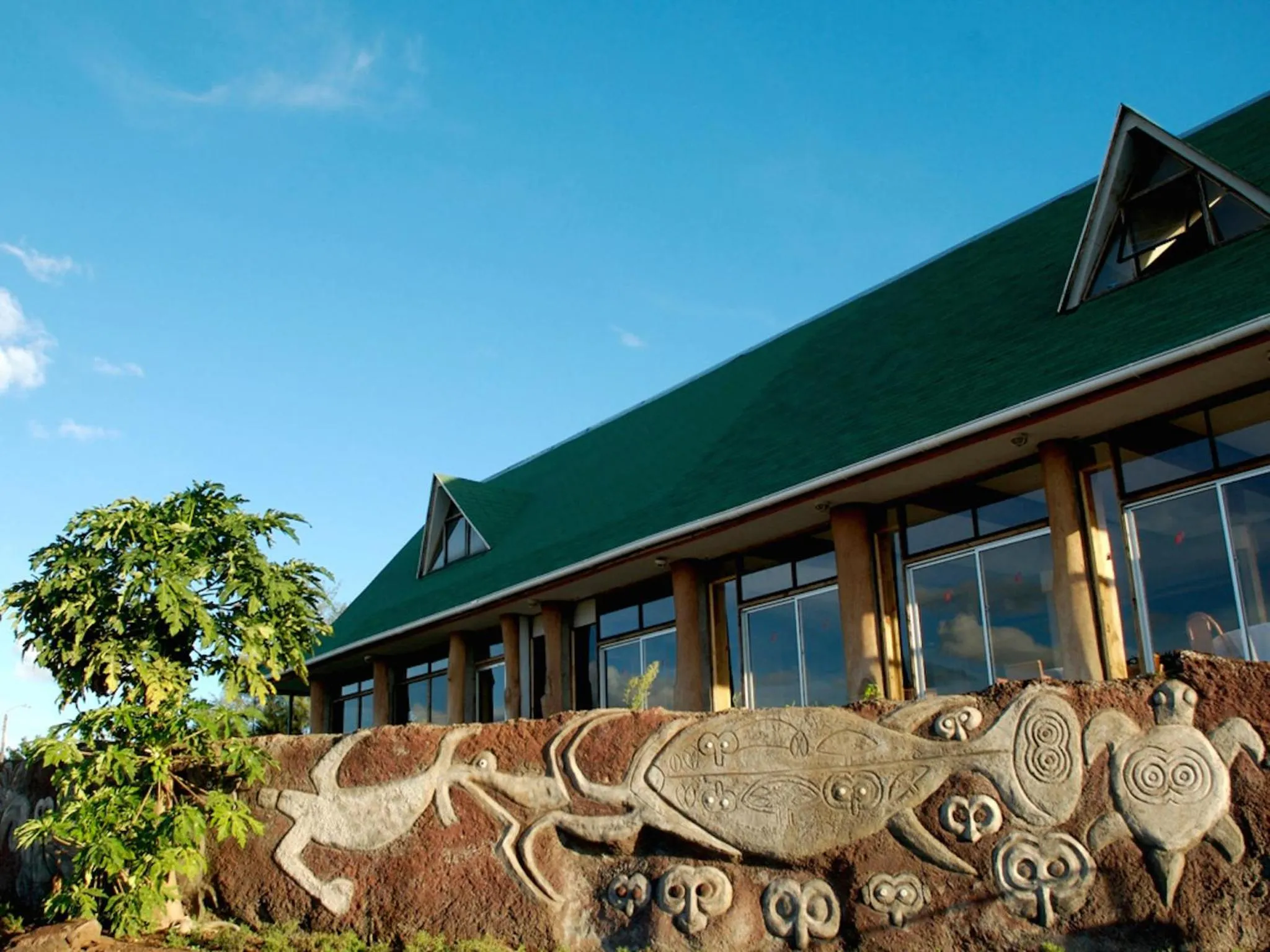 Facade/entrance in Tupa Hotel