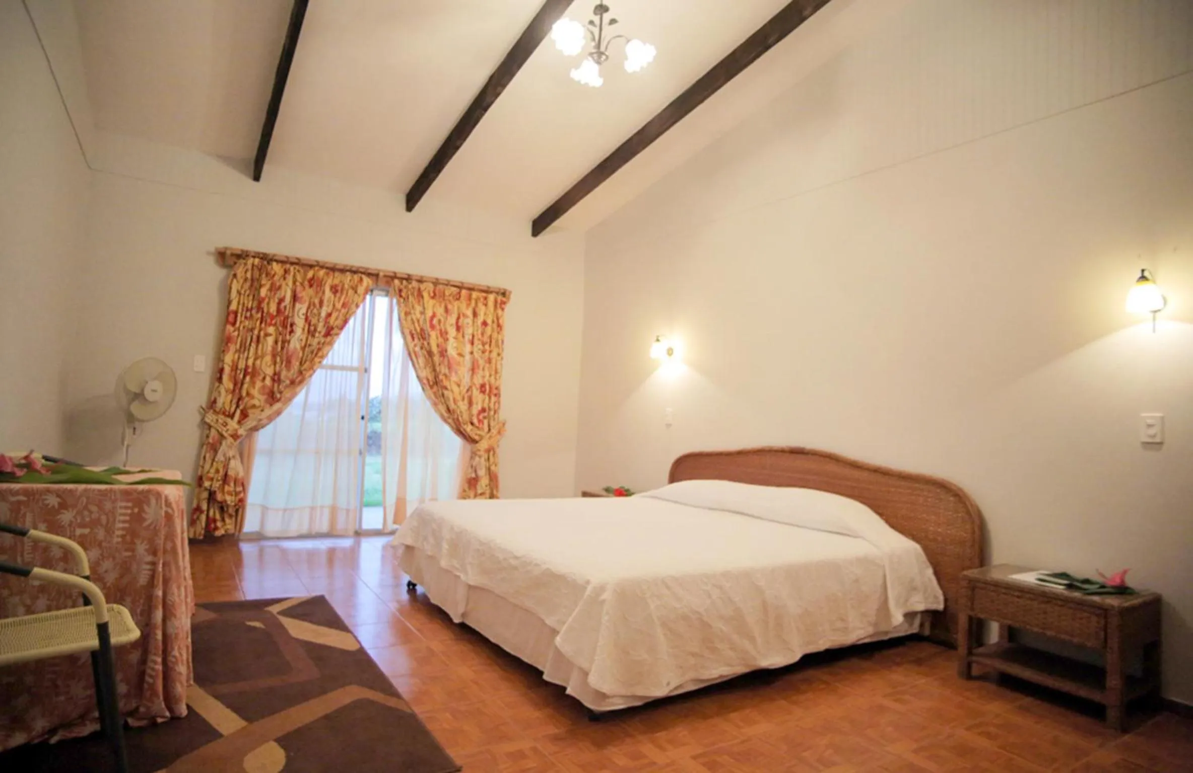 Photo of the whole room, Bed in Tupa Hotel