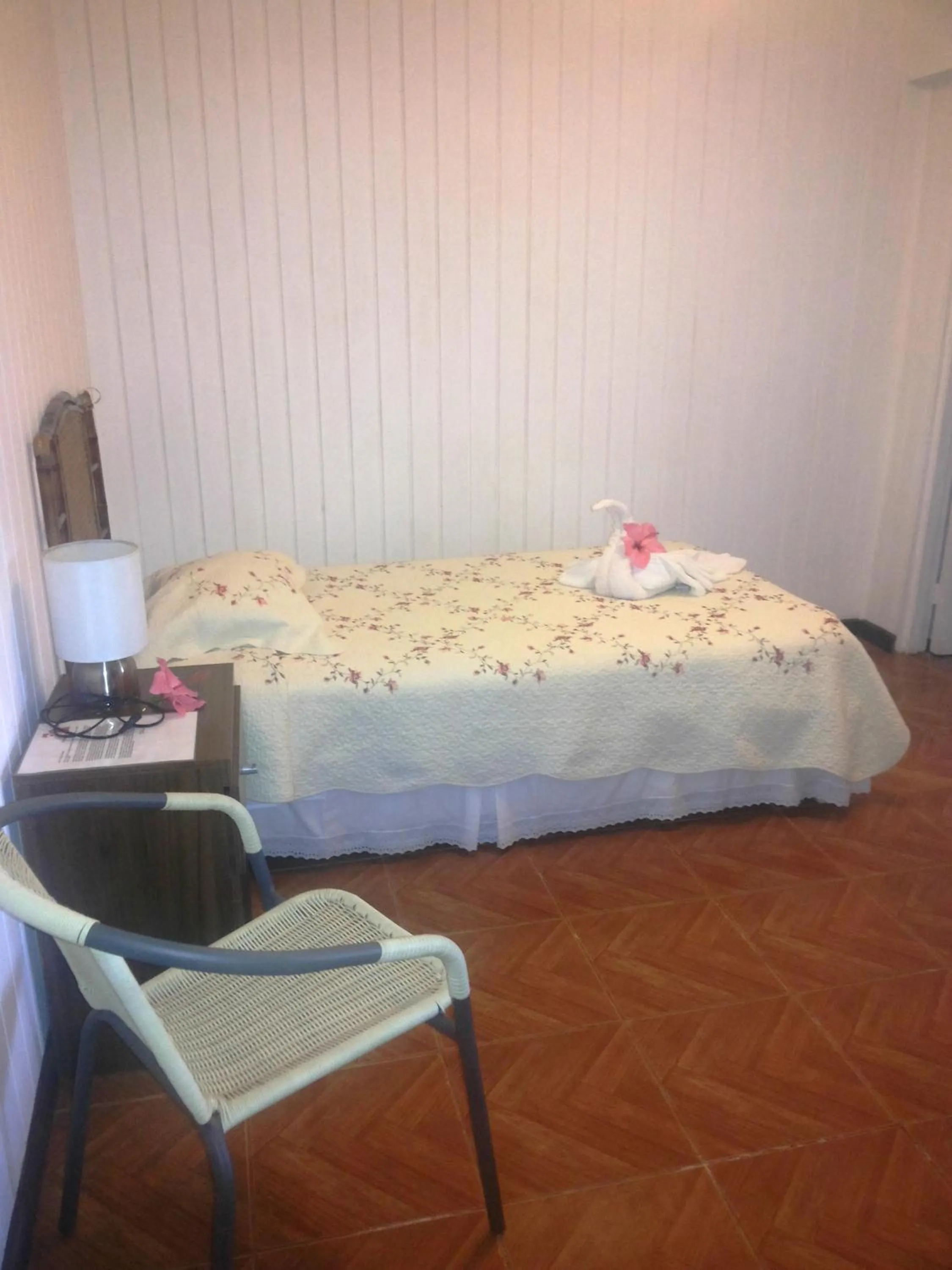 Photo of the whole room, Bed in Tupa Hotel