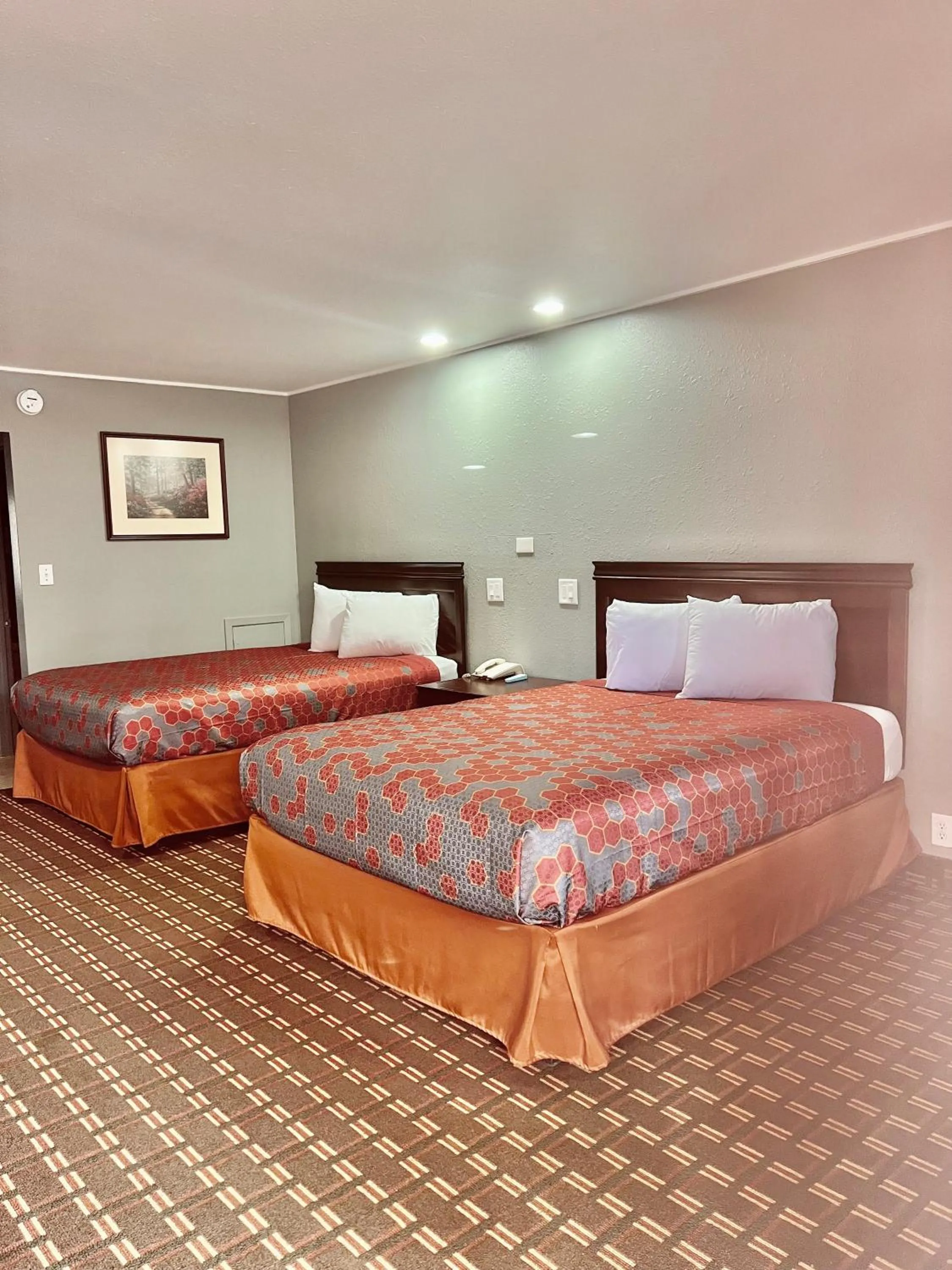 Bed in Palace Motel DEQUEEN