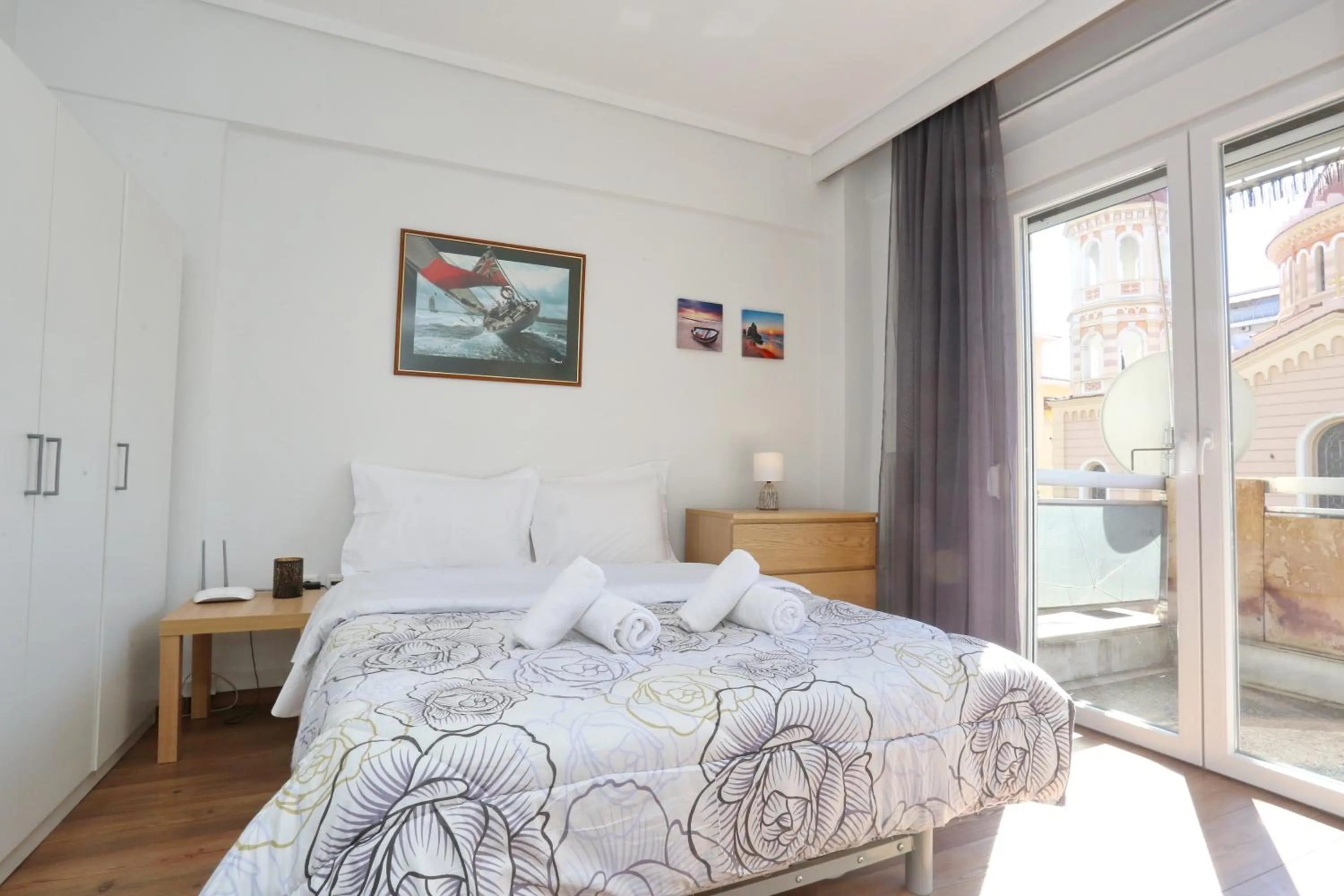Bed in Mitropoly City Center