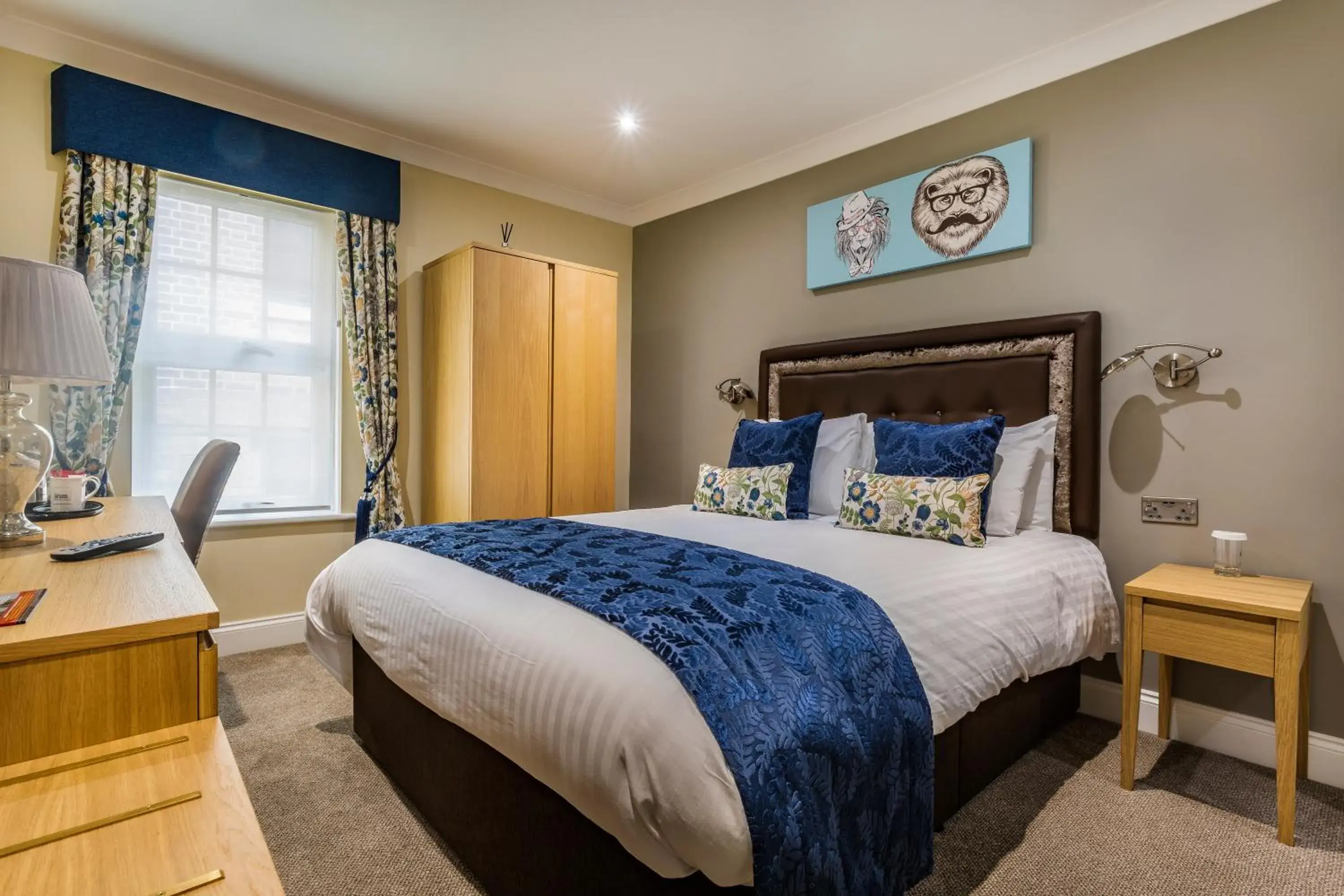 Classic Double Room in The Golden Lion Hotel, St Ives, Cambridgeshire - The Coaching Inn Group Classic Double Room in The Golden Lion Hotel, St Ives, Cambridgeshire - The Coaching Inn Group