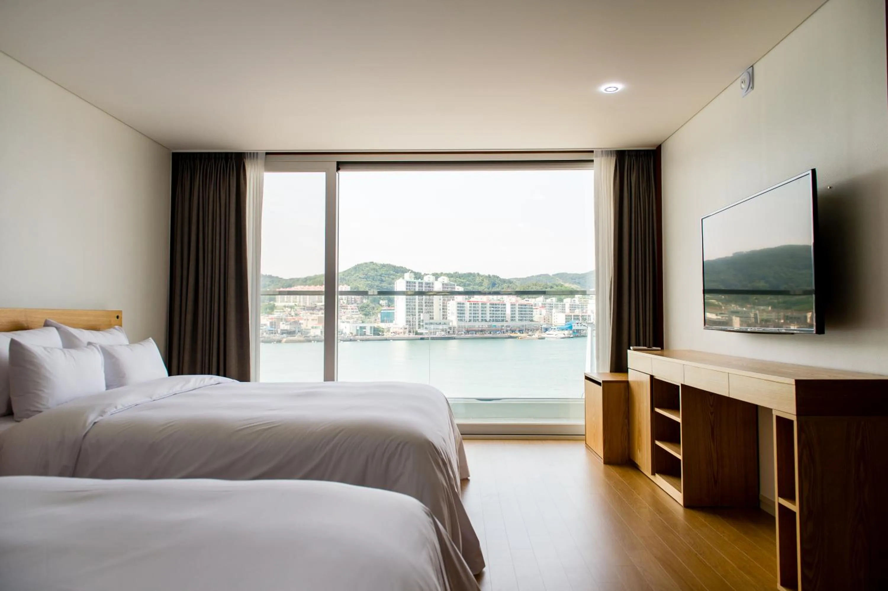 Sea view, Bed in Fortuna Hotel