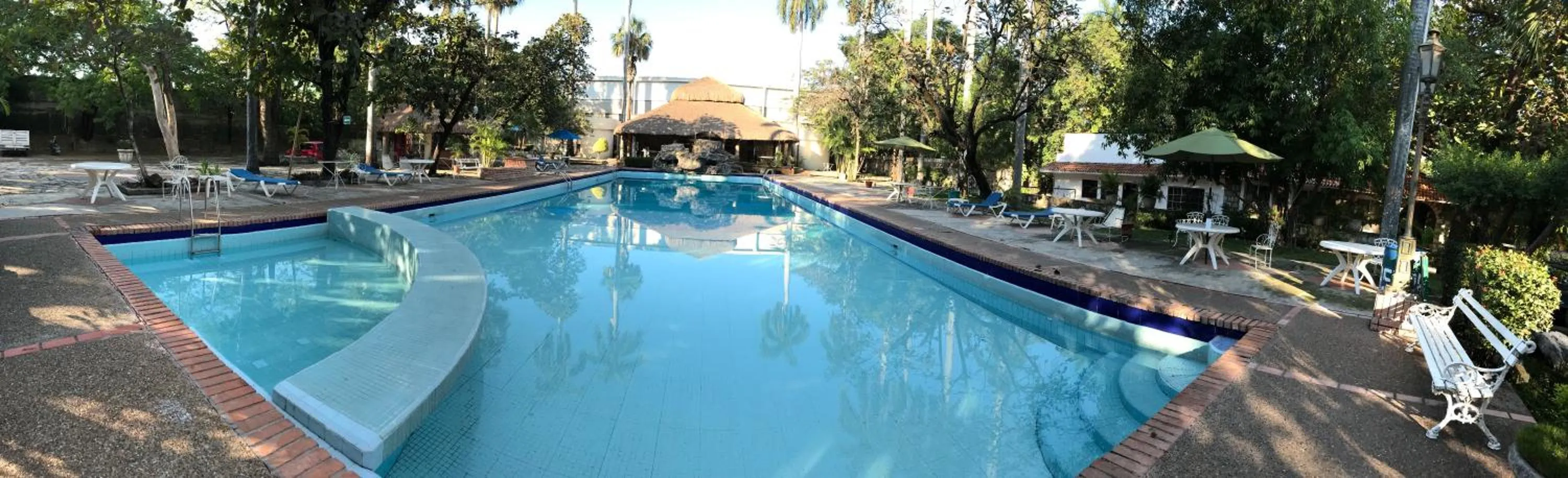 Swimming pool in Hotel Valles