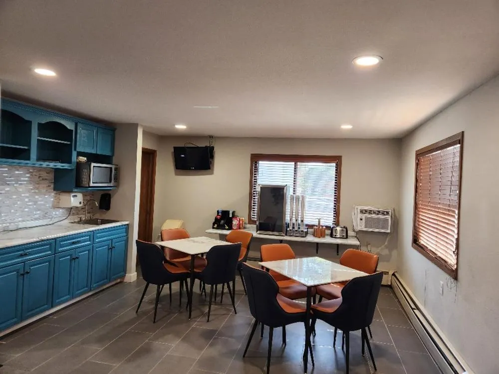 AmeriVu Inn and Suites - Hayward