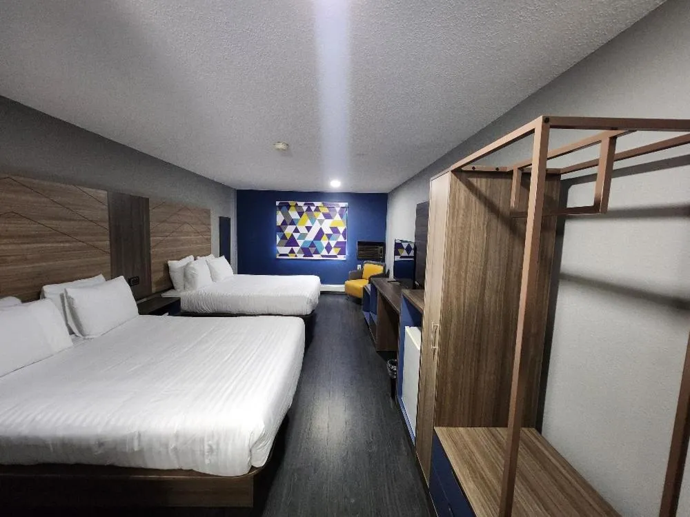 Bed in AmeriVu Inn and Suites - Hayward