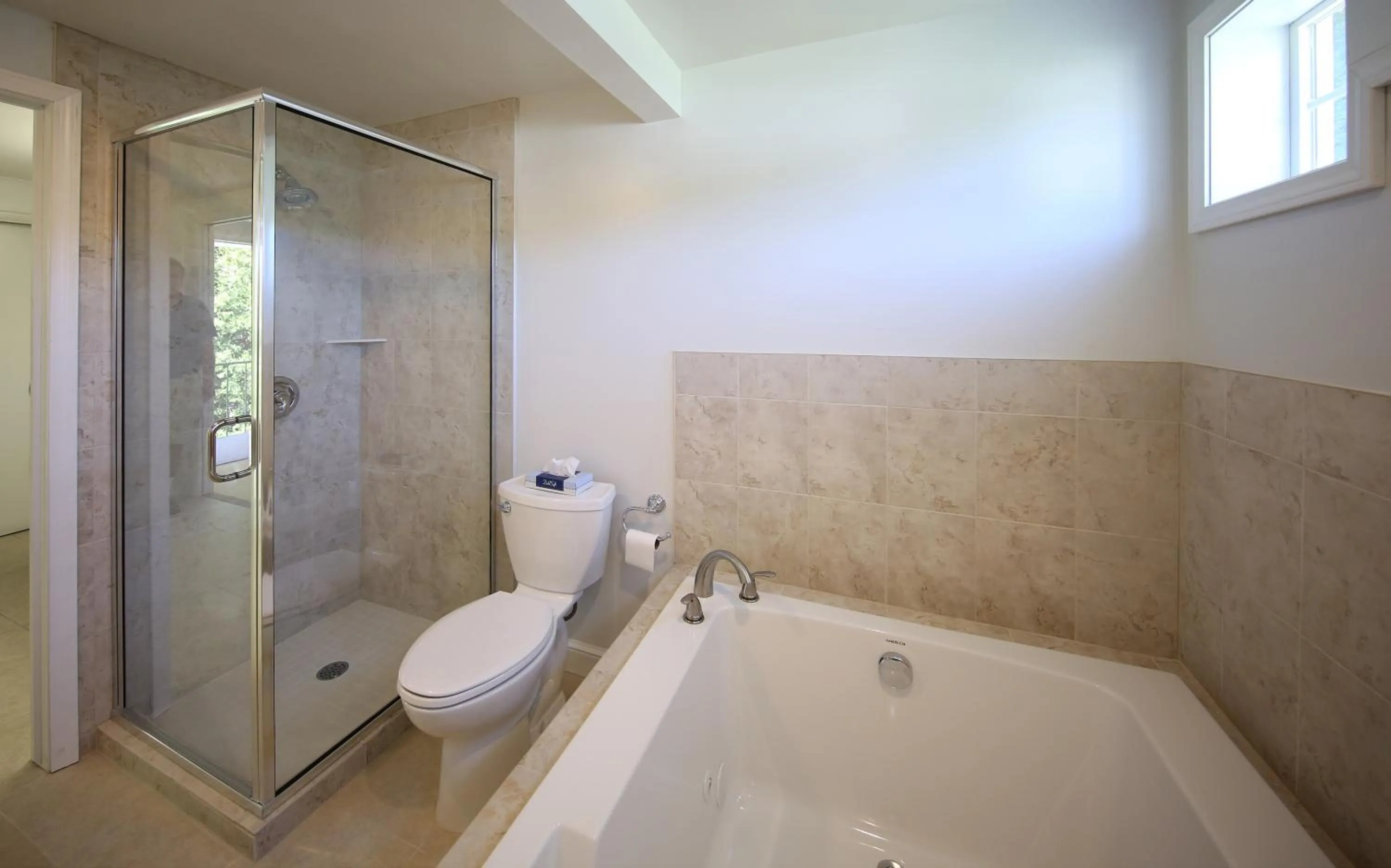 Toilet in Colonial Inn Harbor Springs