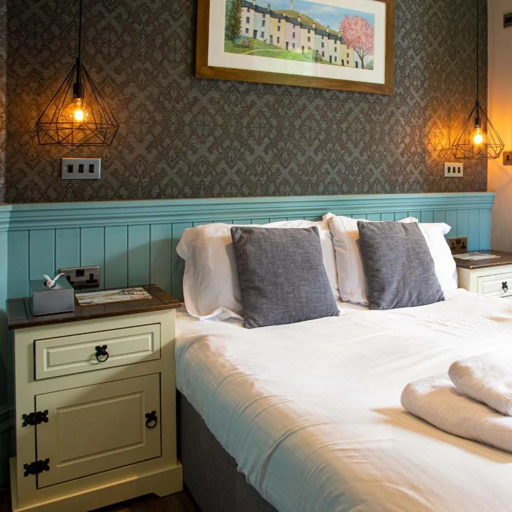 Bedroom, Bed in Ye Olde Fighting Cocks