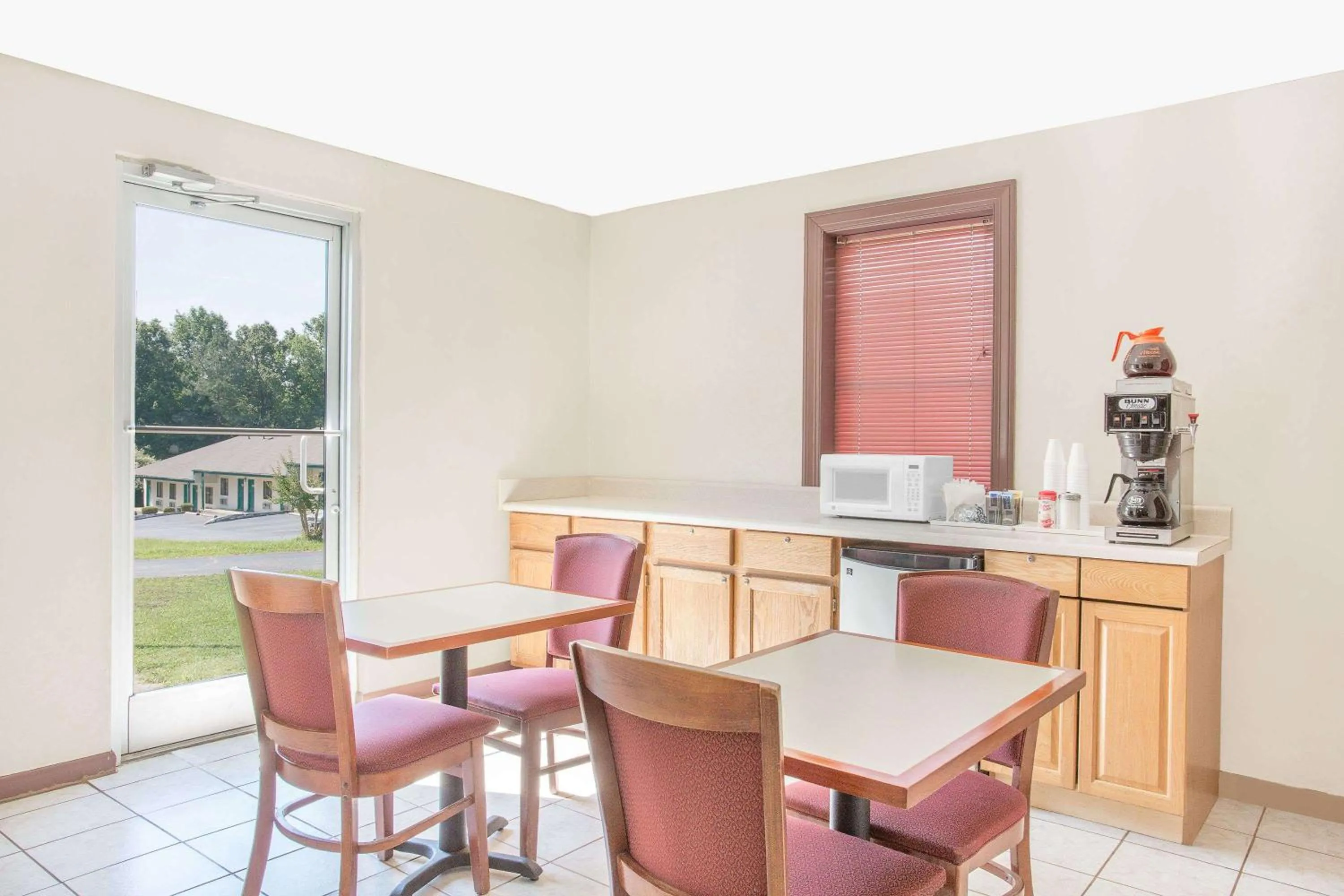 Lobby or reception in Knights Inn Emporia