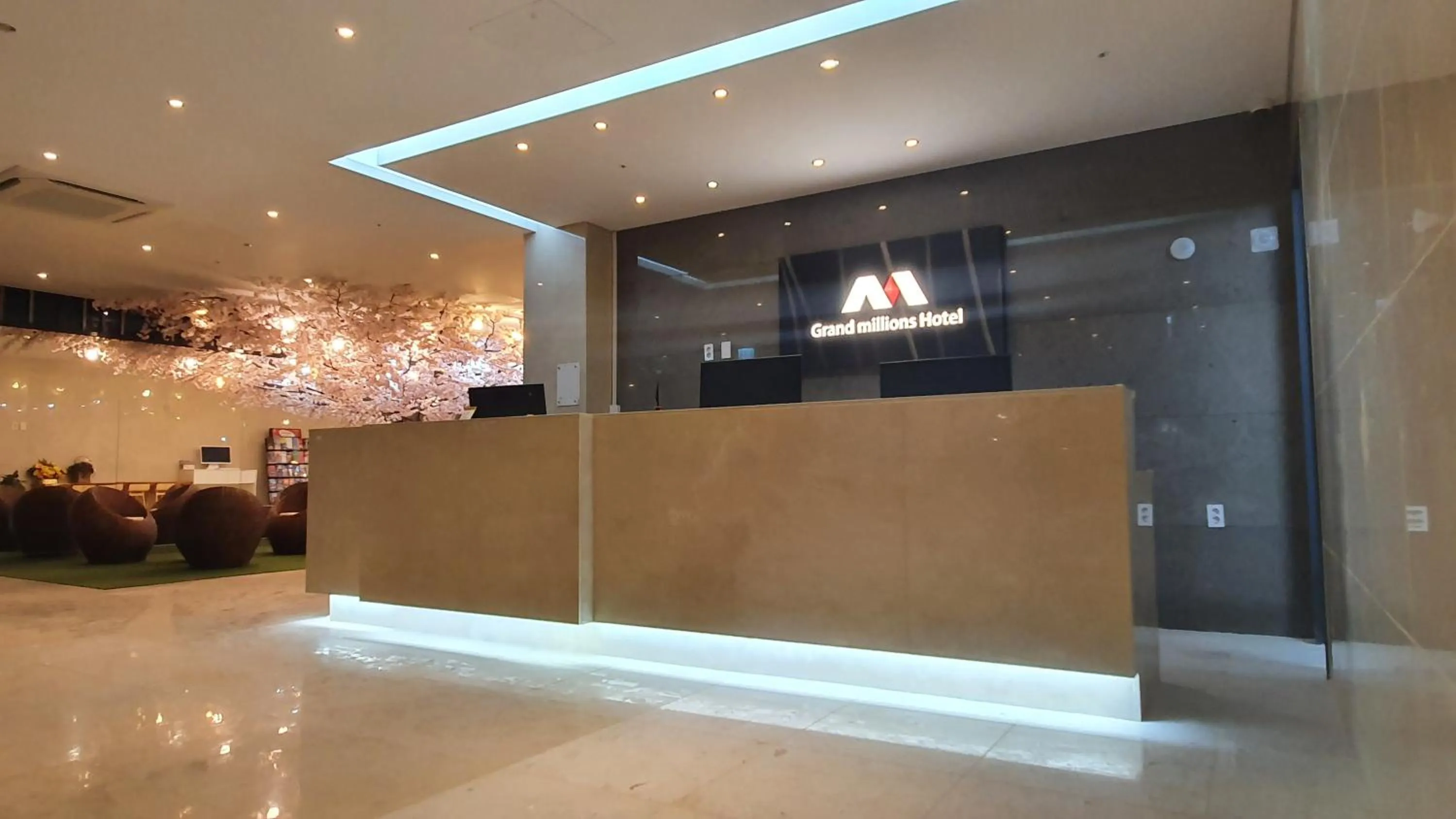 Lobby or reception in Grandmillions Hotel Seogwipo