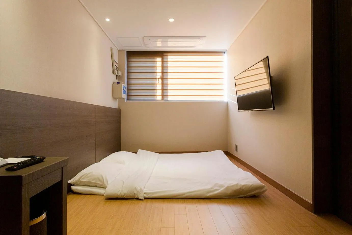 Photo of the whole room, Bed in Grandmillions Hotel Seogwipo