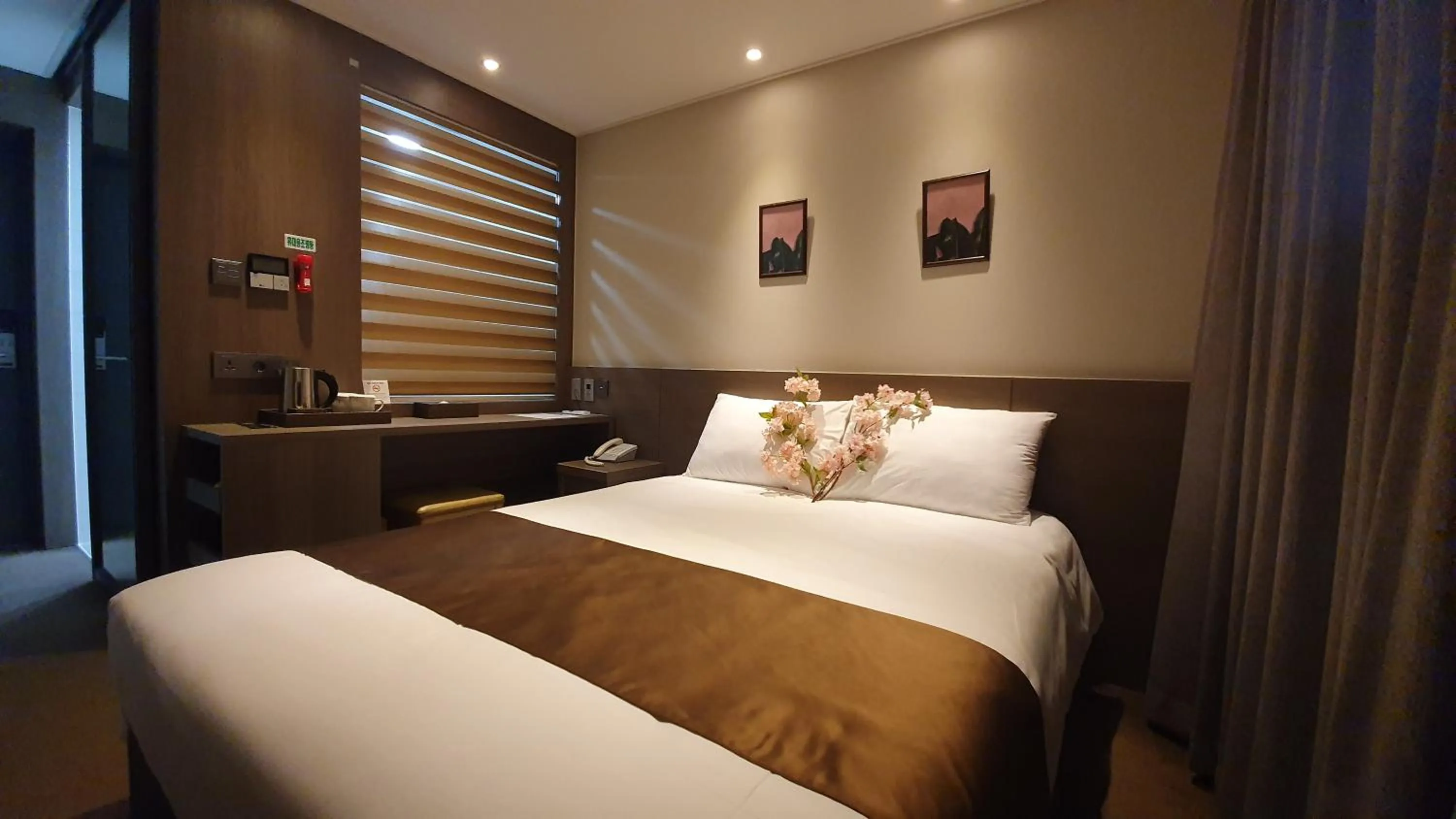 Bed in Grandmillions Hotel Seogwipo