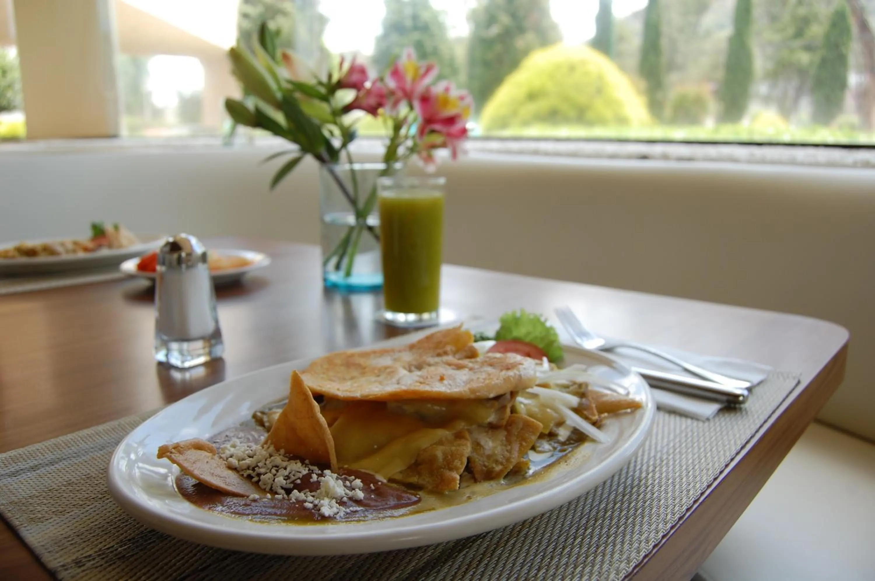 Restaurant/places to eat in Cantalagua Inn