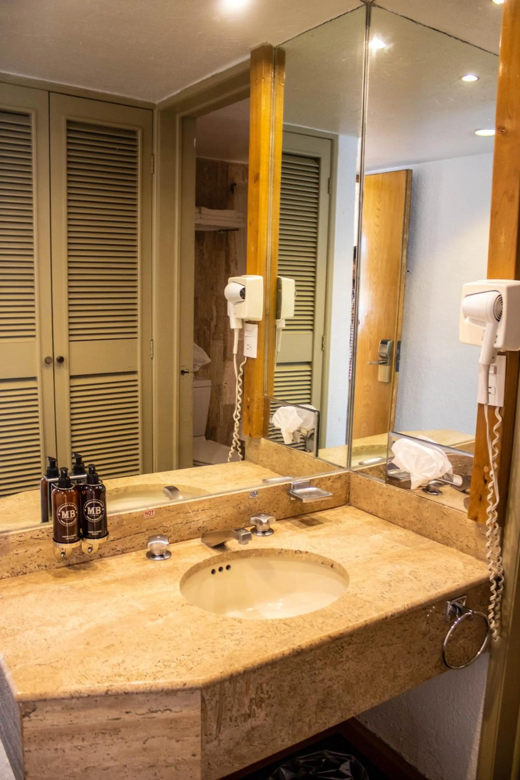 Bathroom in Cantalagua Inn