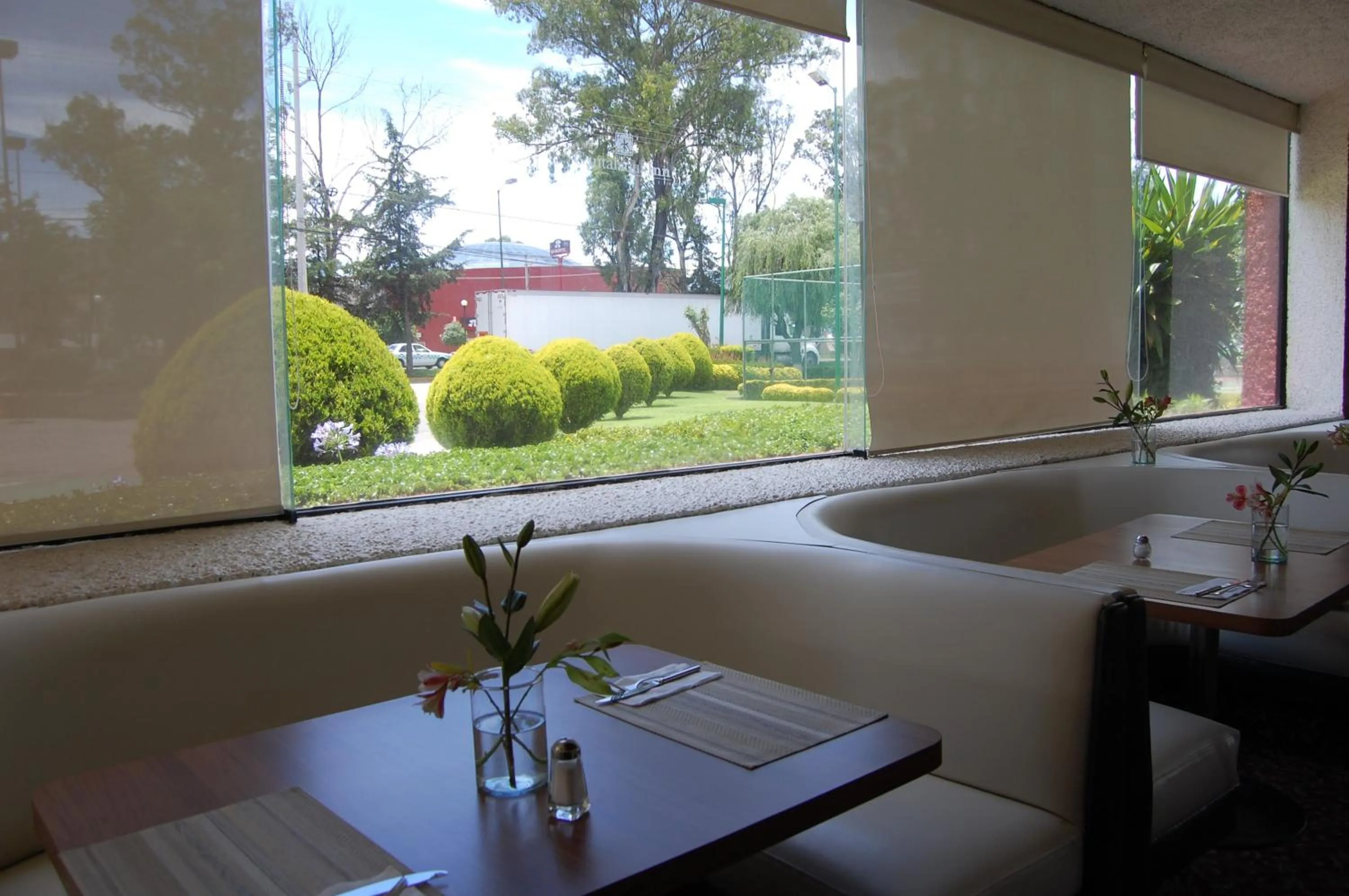 Garden view in Cantalagua Inn