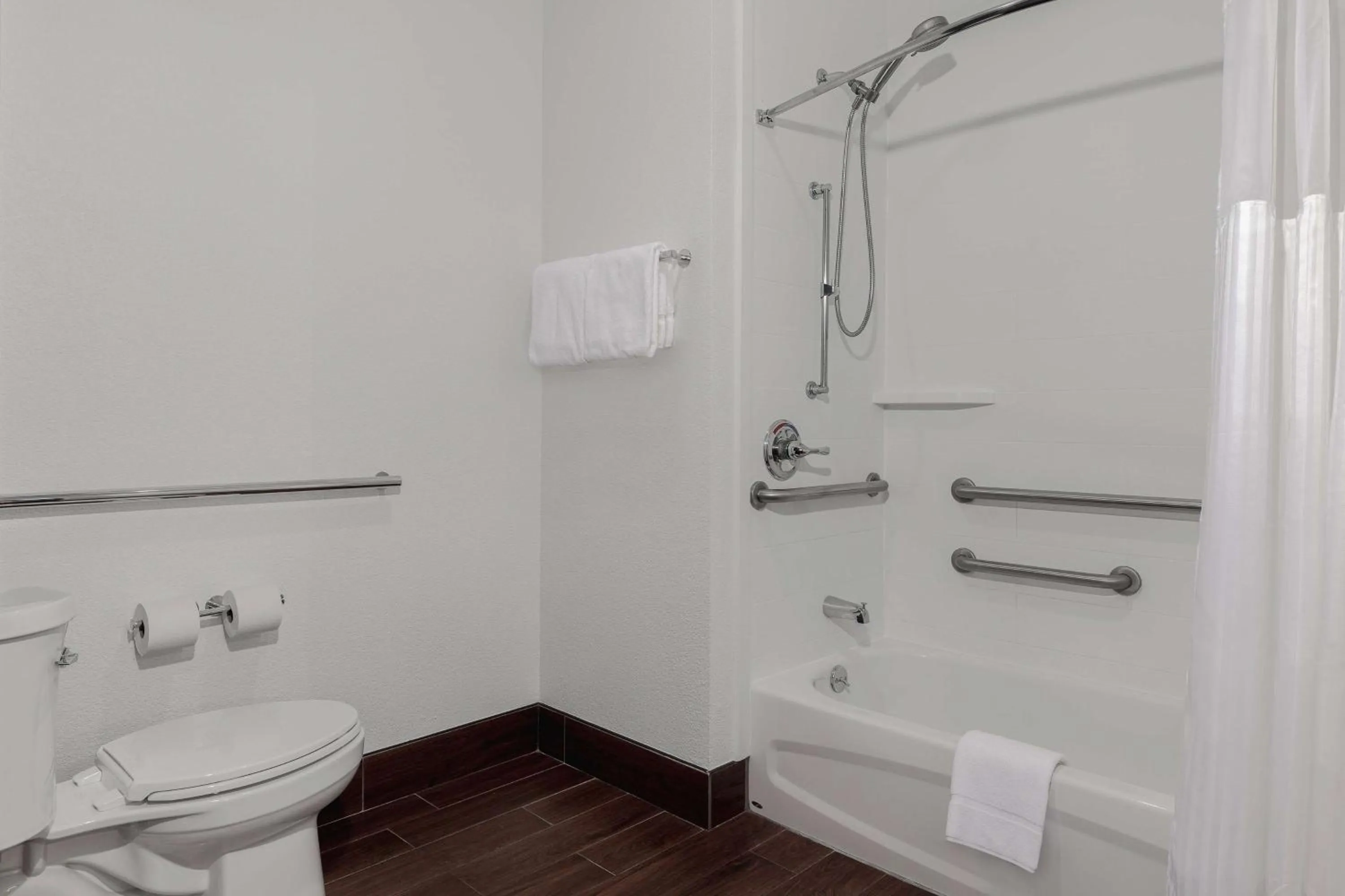 Bathroom in Spark By Hilton Evansville East, In