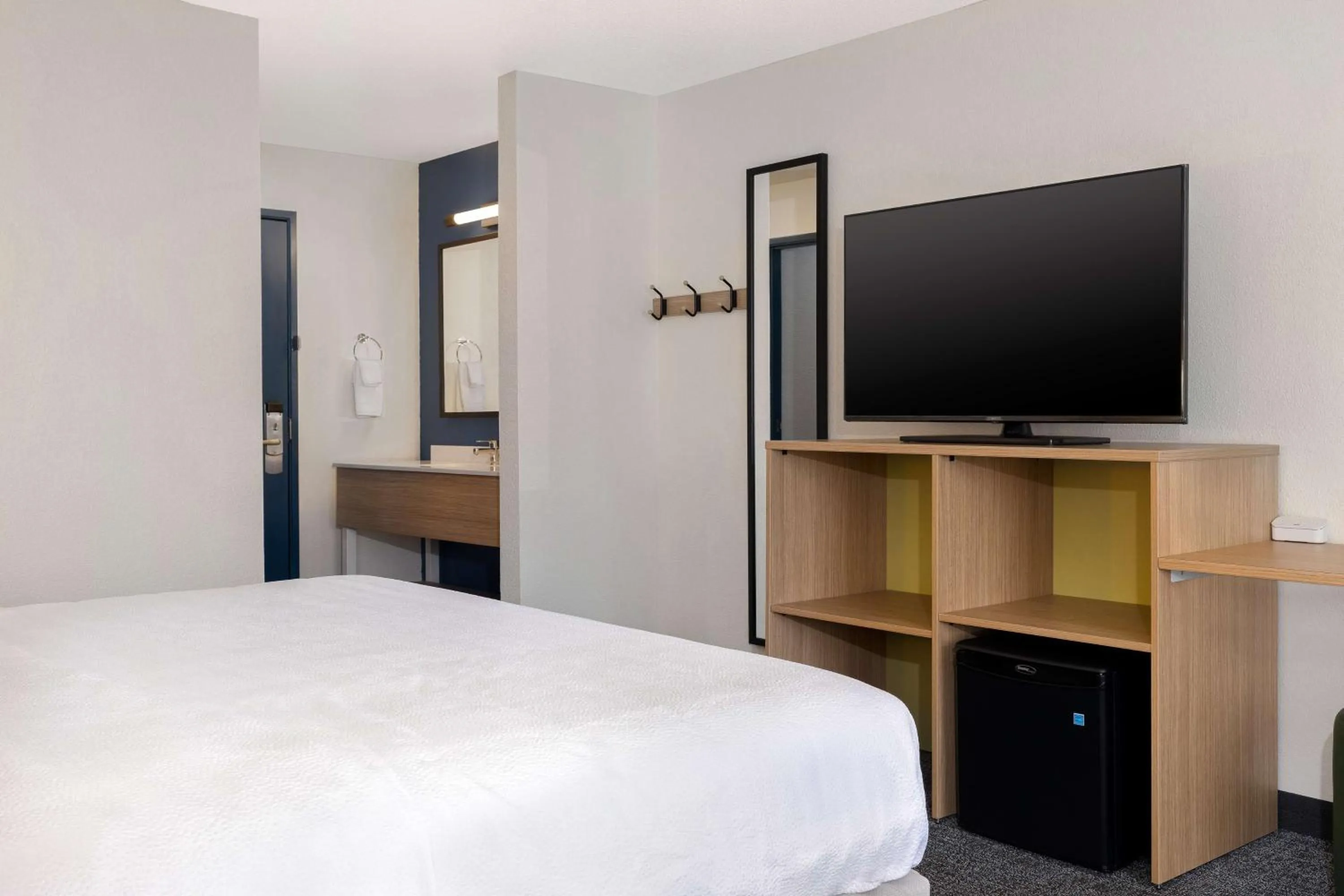 Bed in Spark By Hilton Evansville East, In