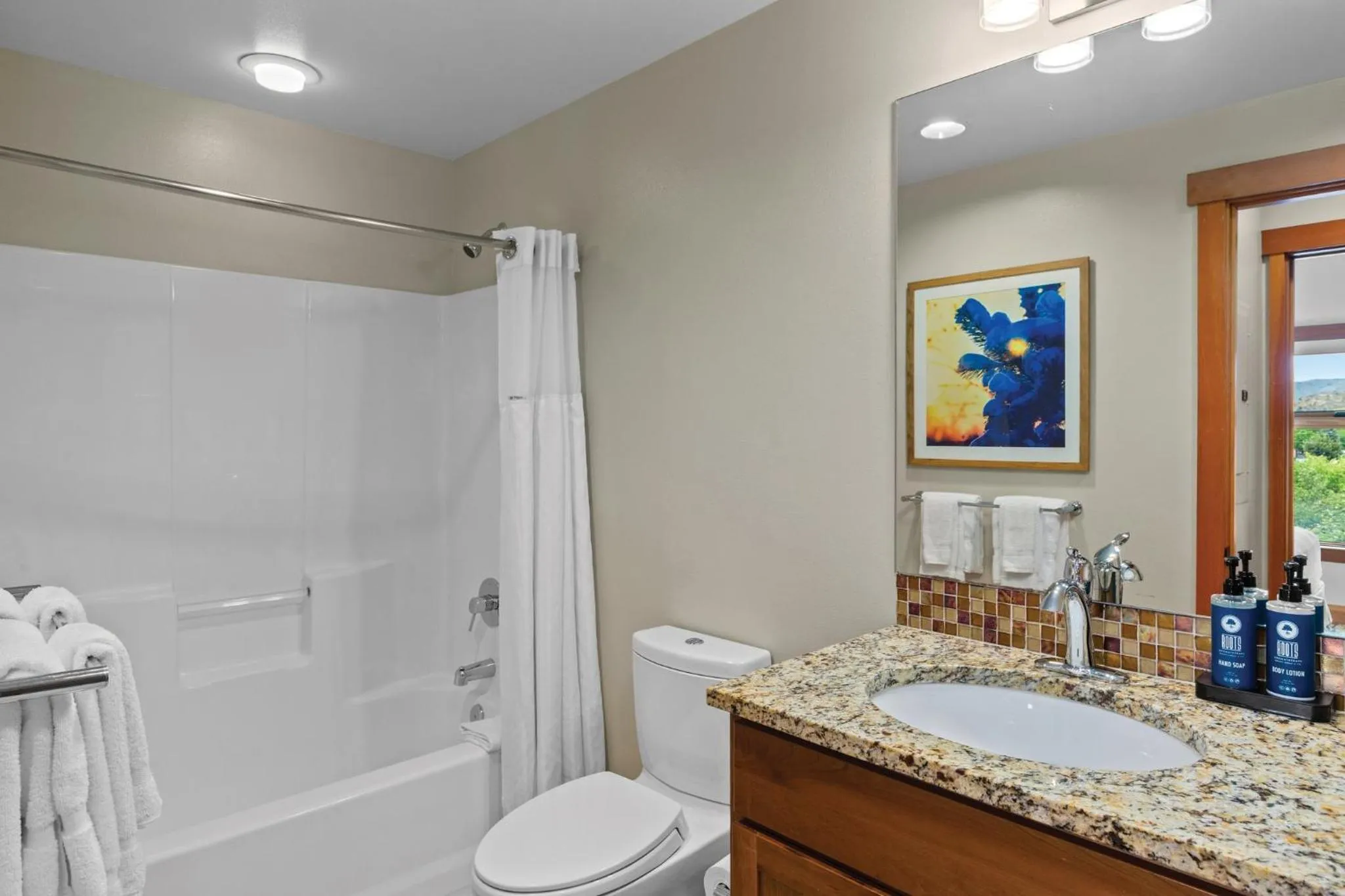 Bathroom in WorldMark Chelan - Lake House