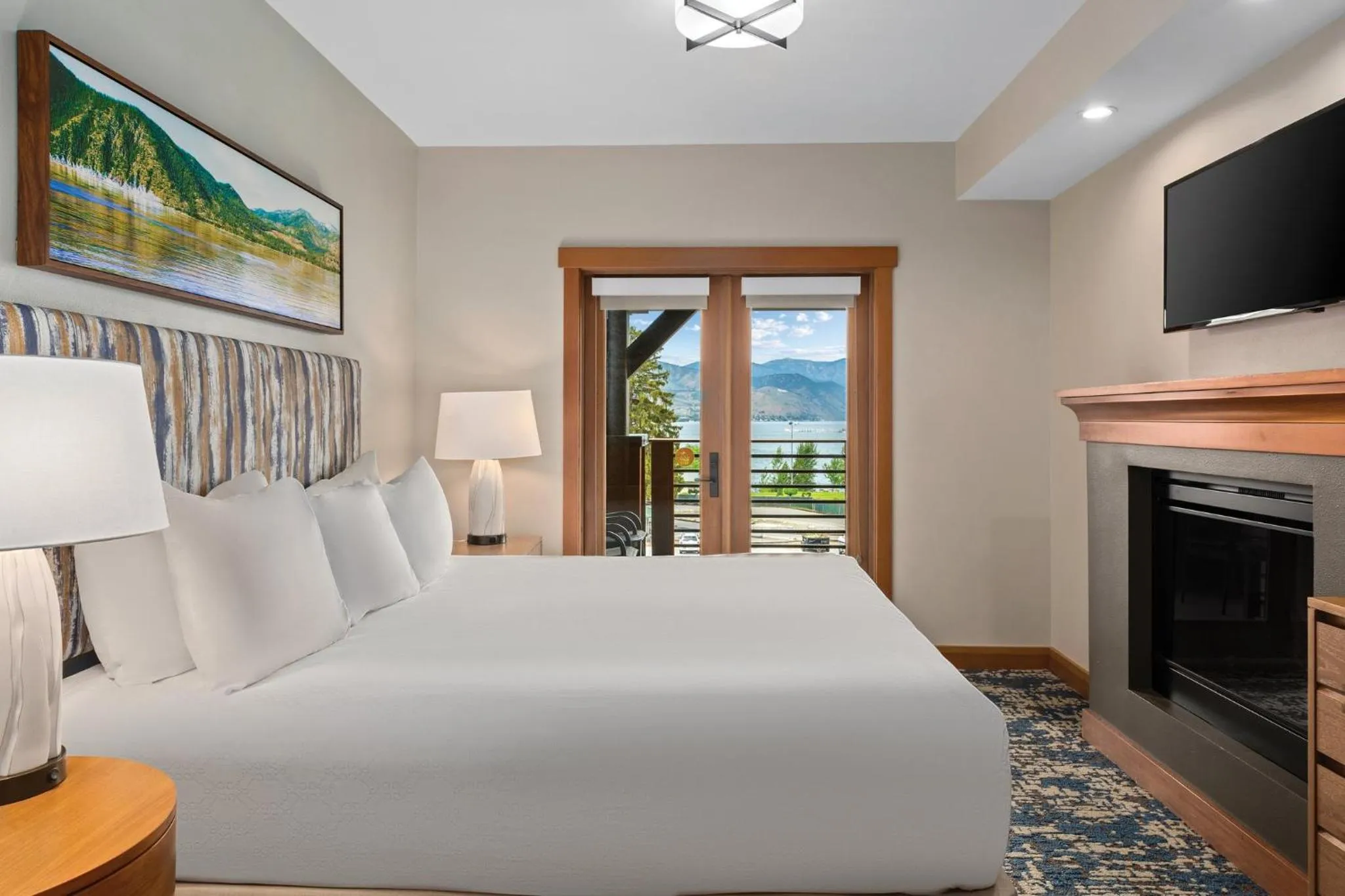 Bedroom, Bed in WorldMark Chelan - Lake House