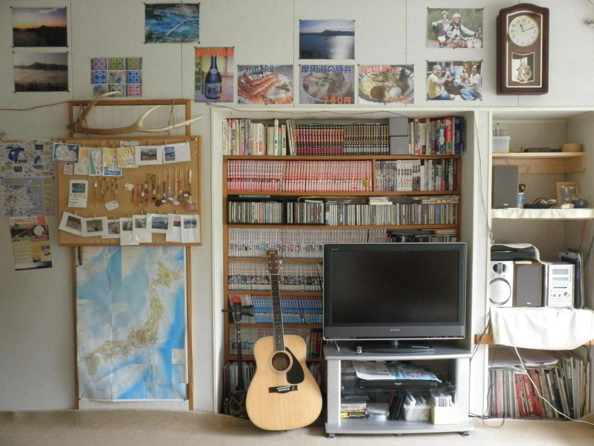 Communal lounge/ TV room in Traveler's Inn Asanebo